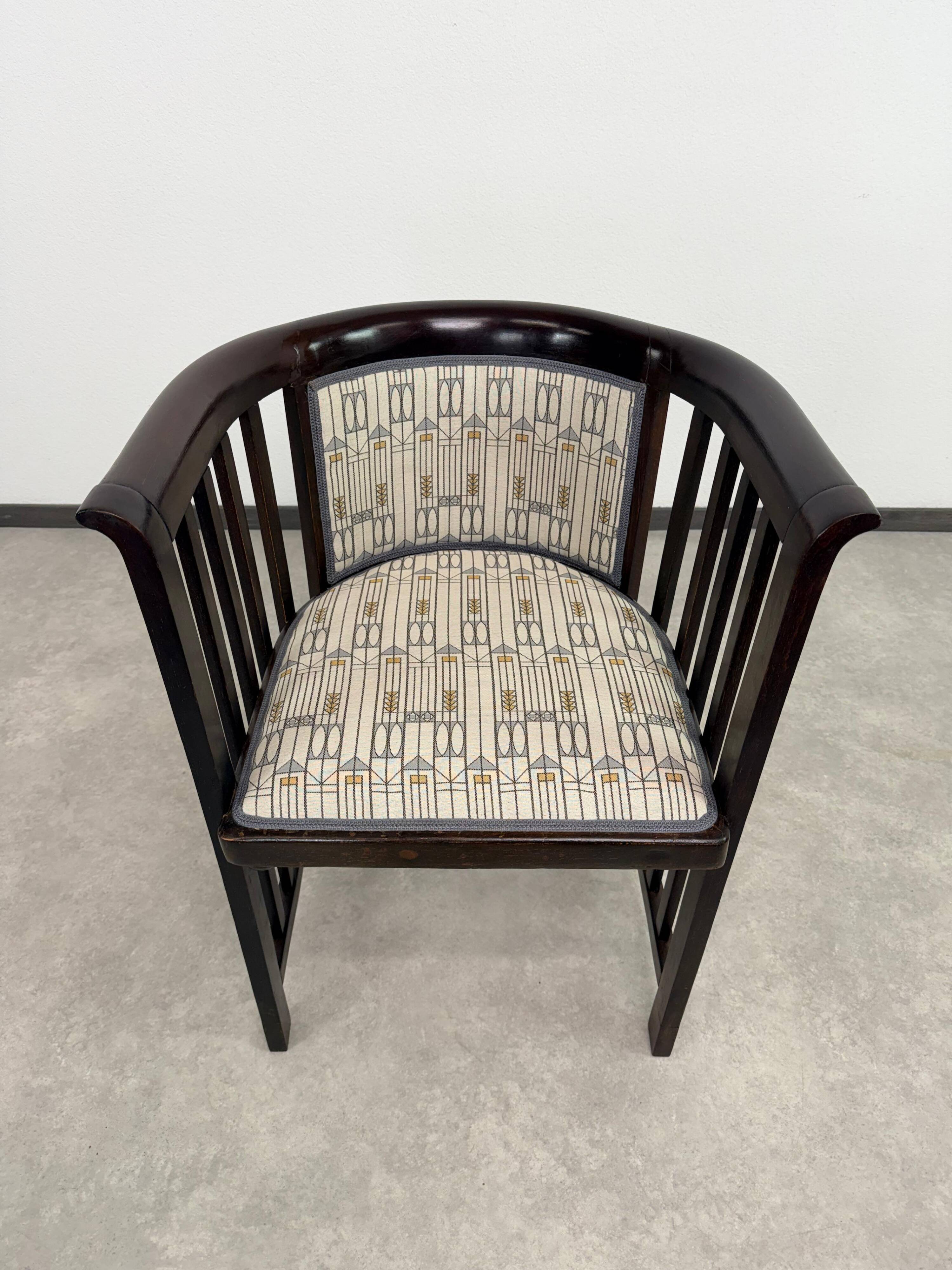 Fledermaus armchair no. 423 by Josef Hoffmann