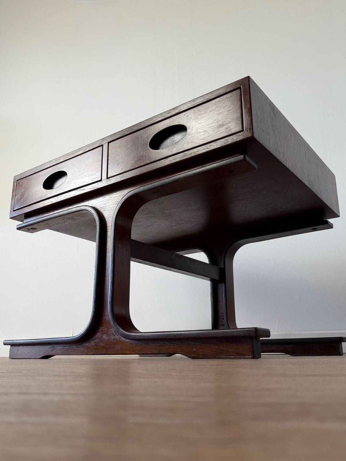 Coffee table / side table by Gianfranco Frattini for Bernini – Italy