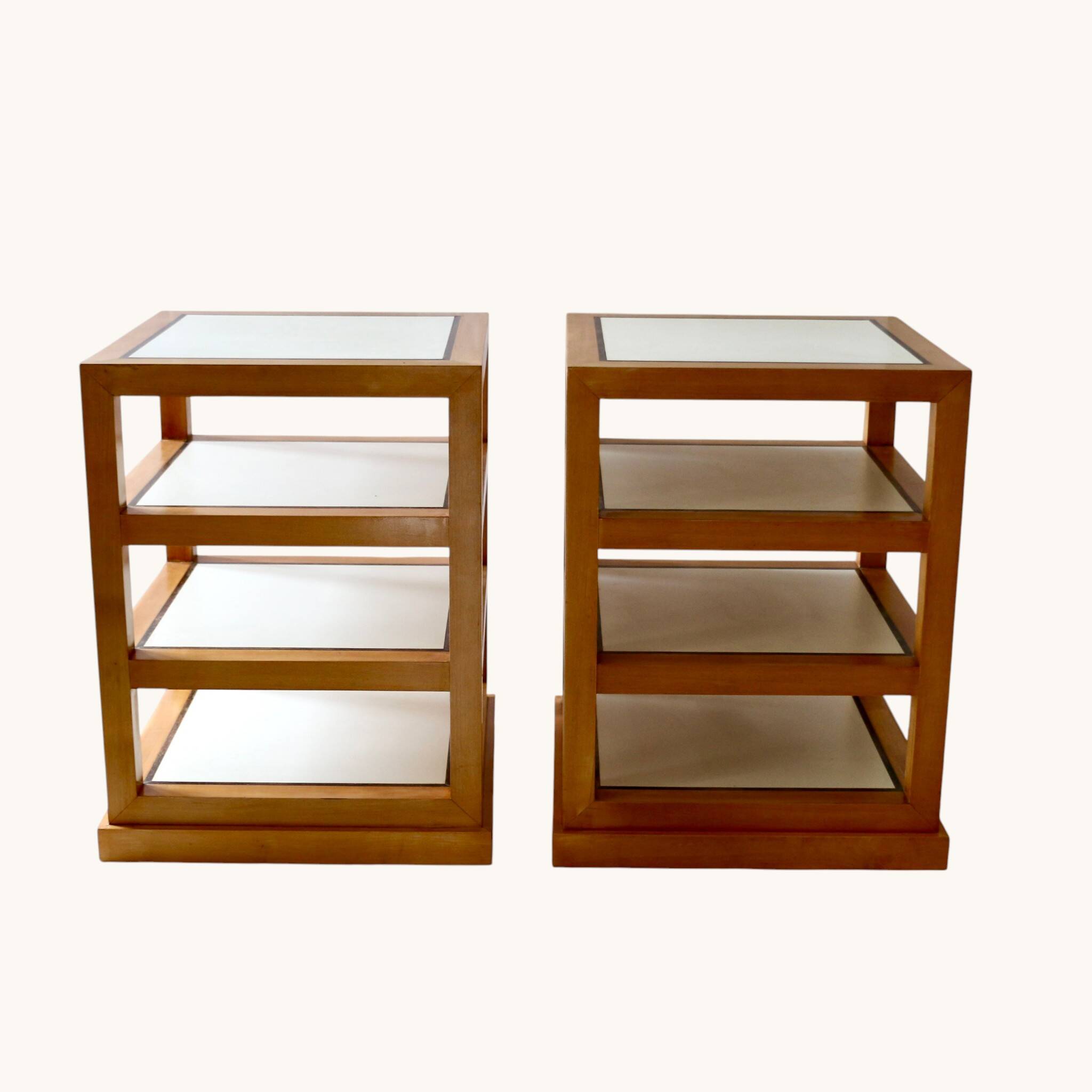 Une paire d'étagère par David Hicks (1929-1998), Angleterre,années 80.
