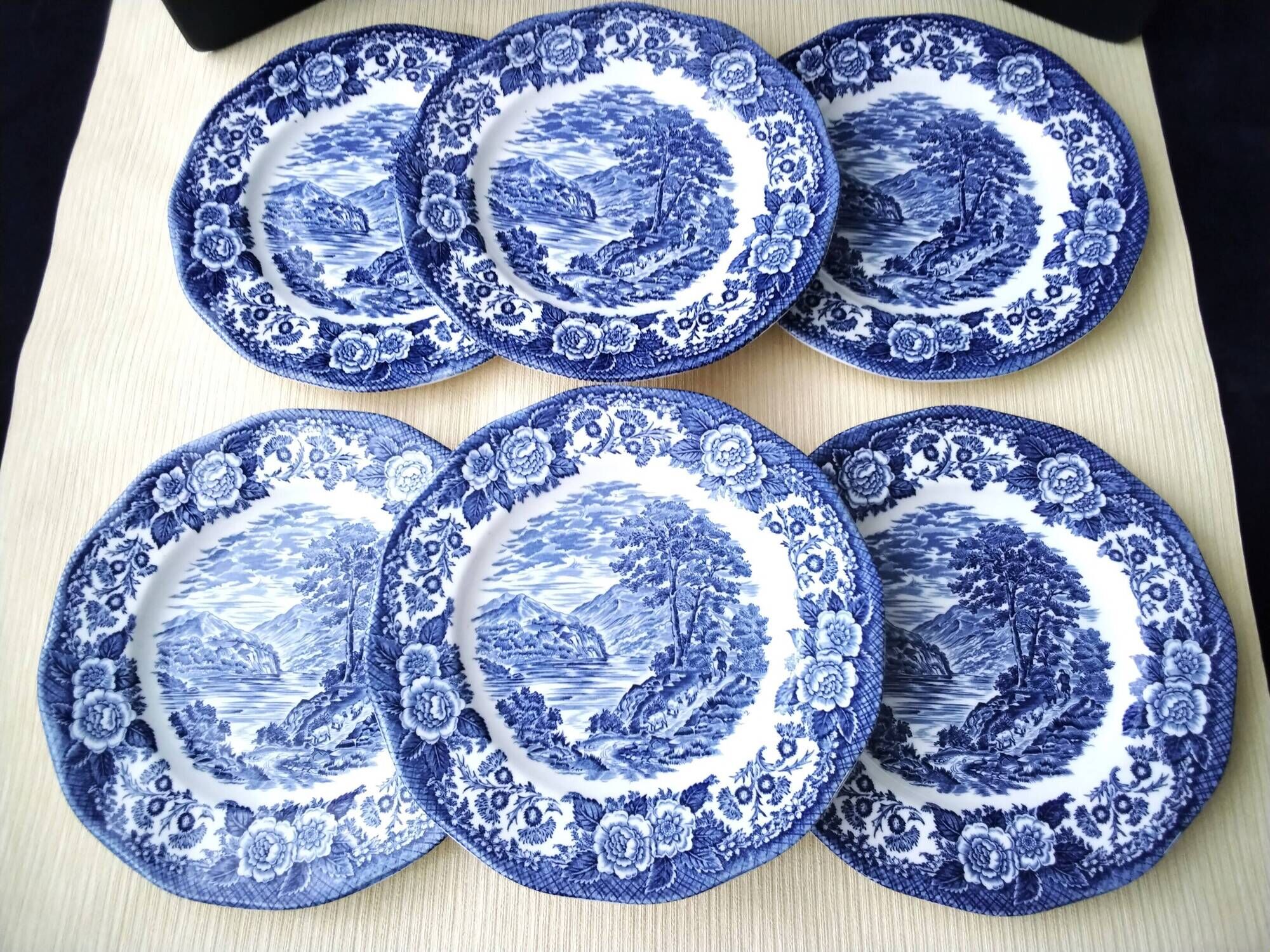 6 Lochs of Scotland Enoch Wedgwood Dessert Plates