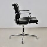 Black leather chair by Charles & Ray Eames for Herman Miller, 1970