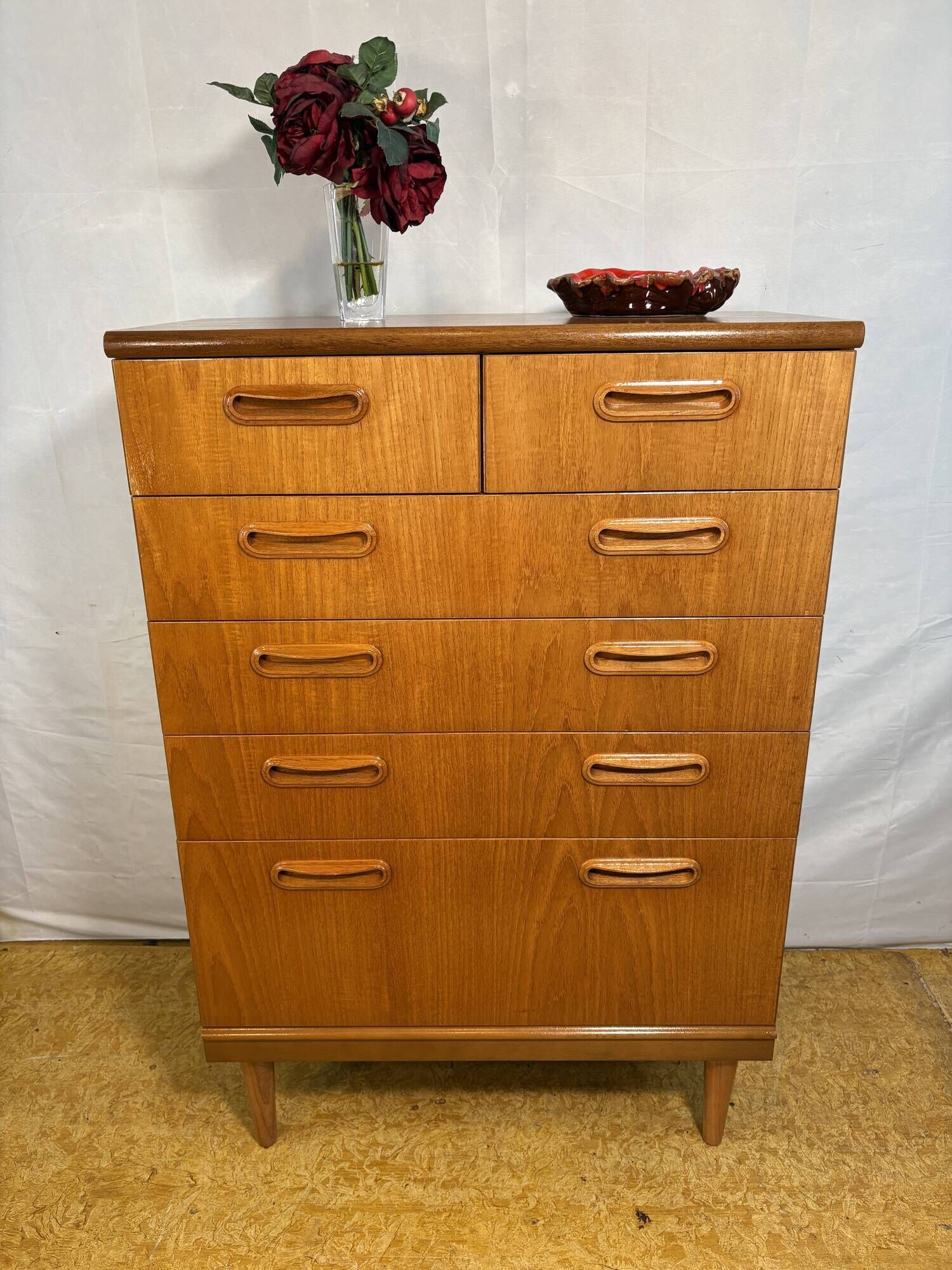 Commode large en teck rétro vintage des années 60 par GPlan danois.
