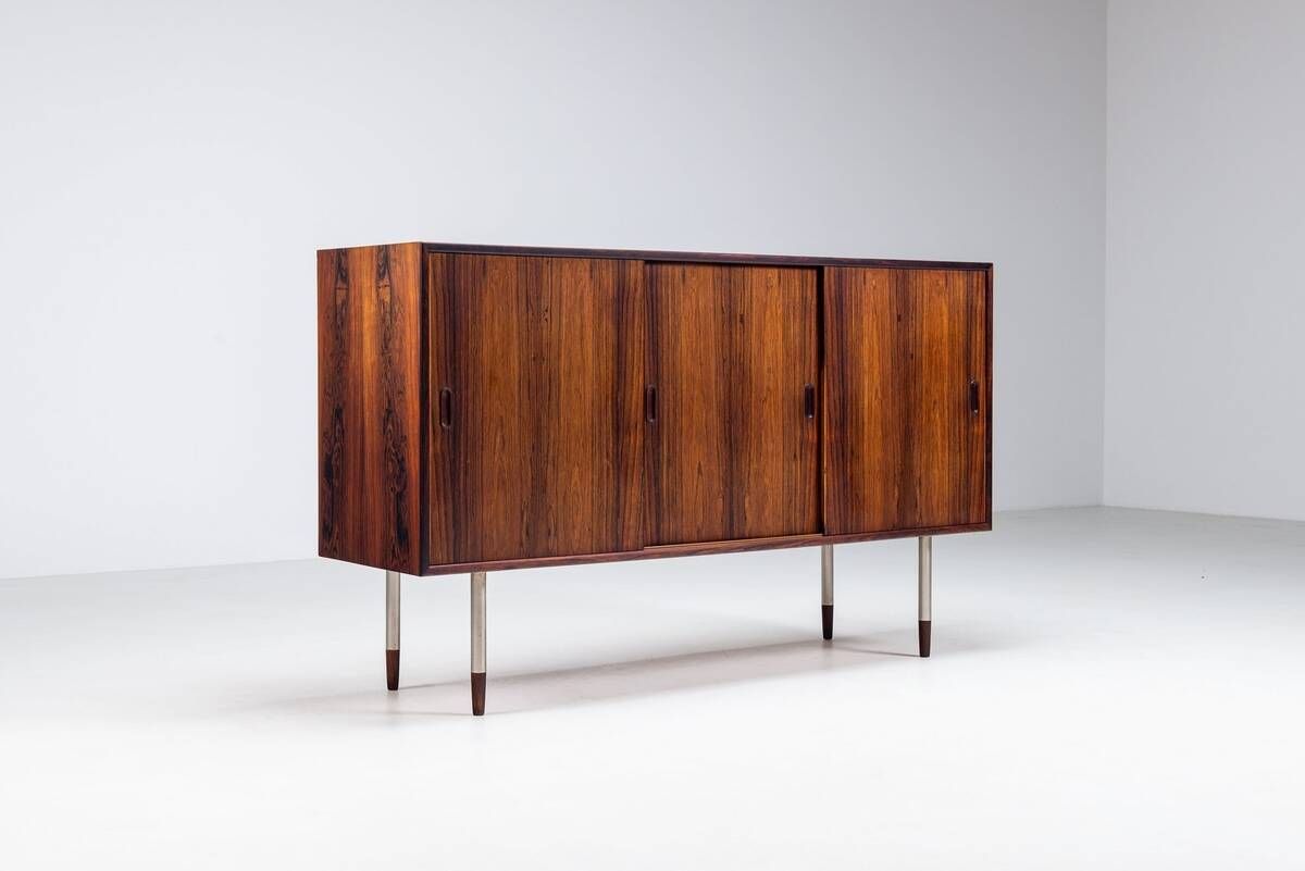 Buffet inhabituel en palissandre avec pieds en métal Danemark 1960