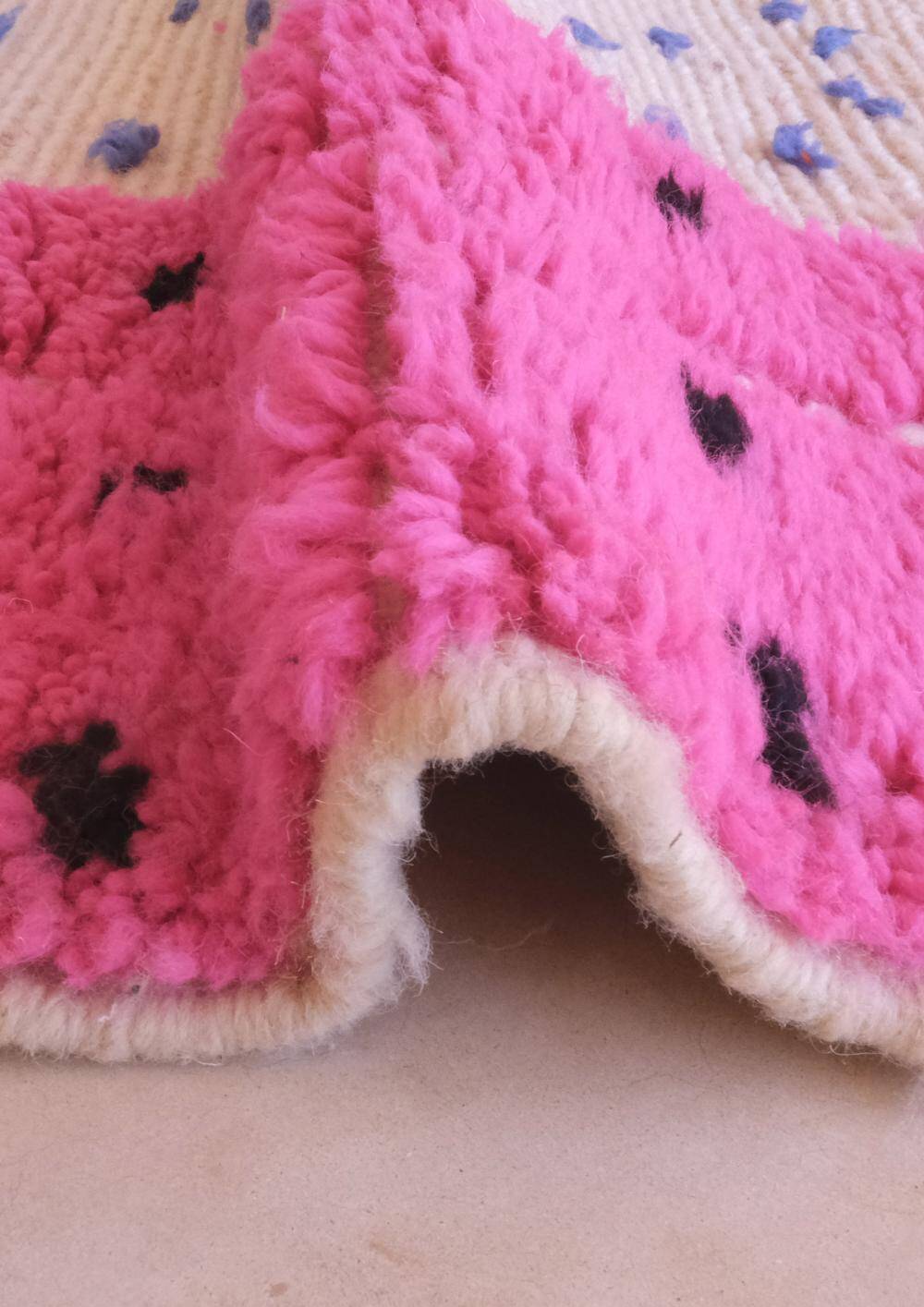 Modern Runner Rug - 332 x 64 cm
