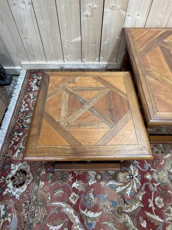 Table basse et bouts de canapés de style Louis XIII en parquet
