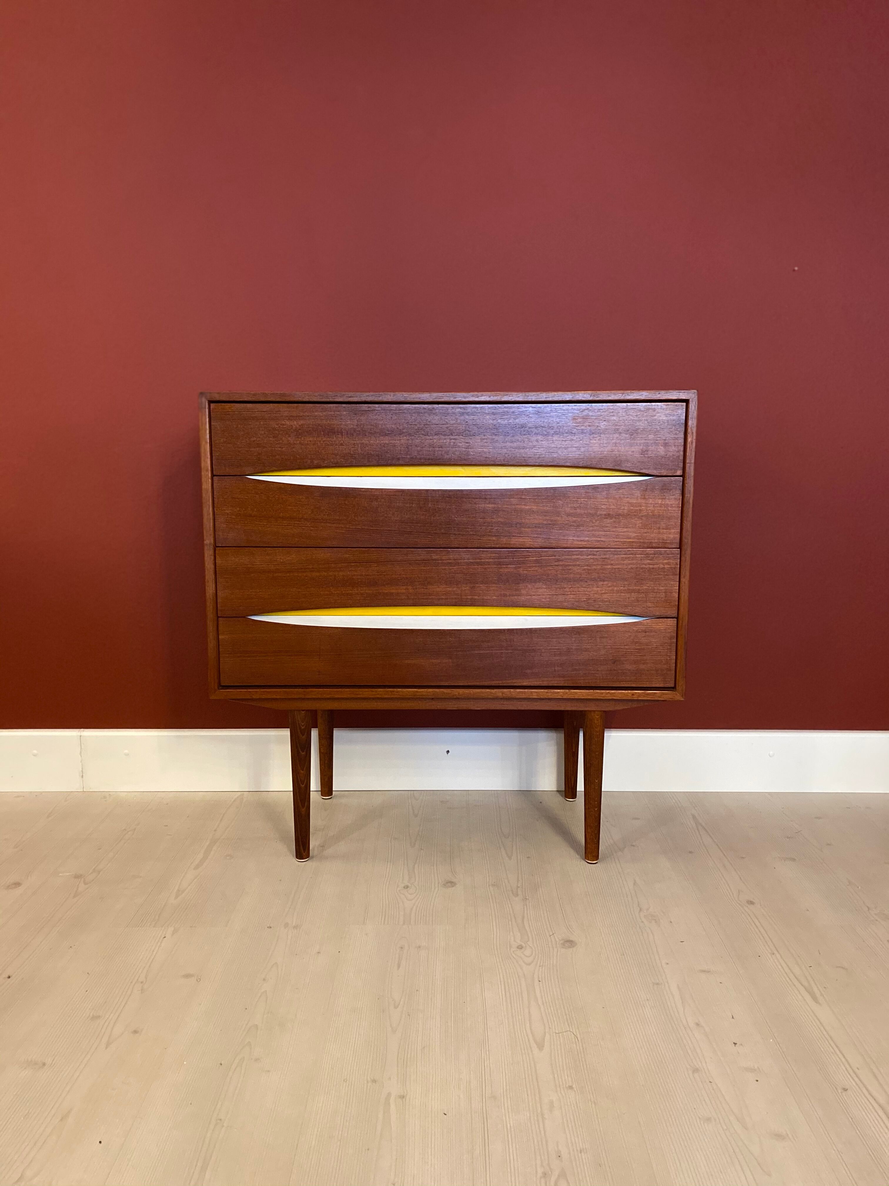 Danish chest of drawers in teak, 1960s