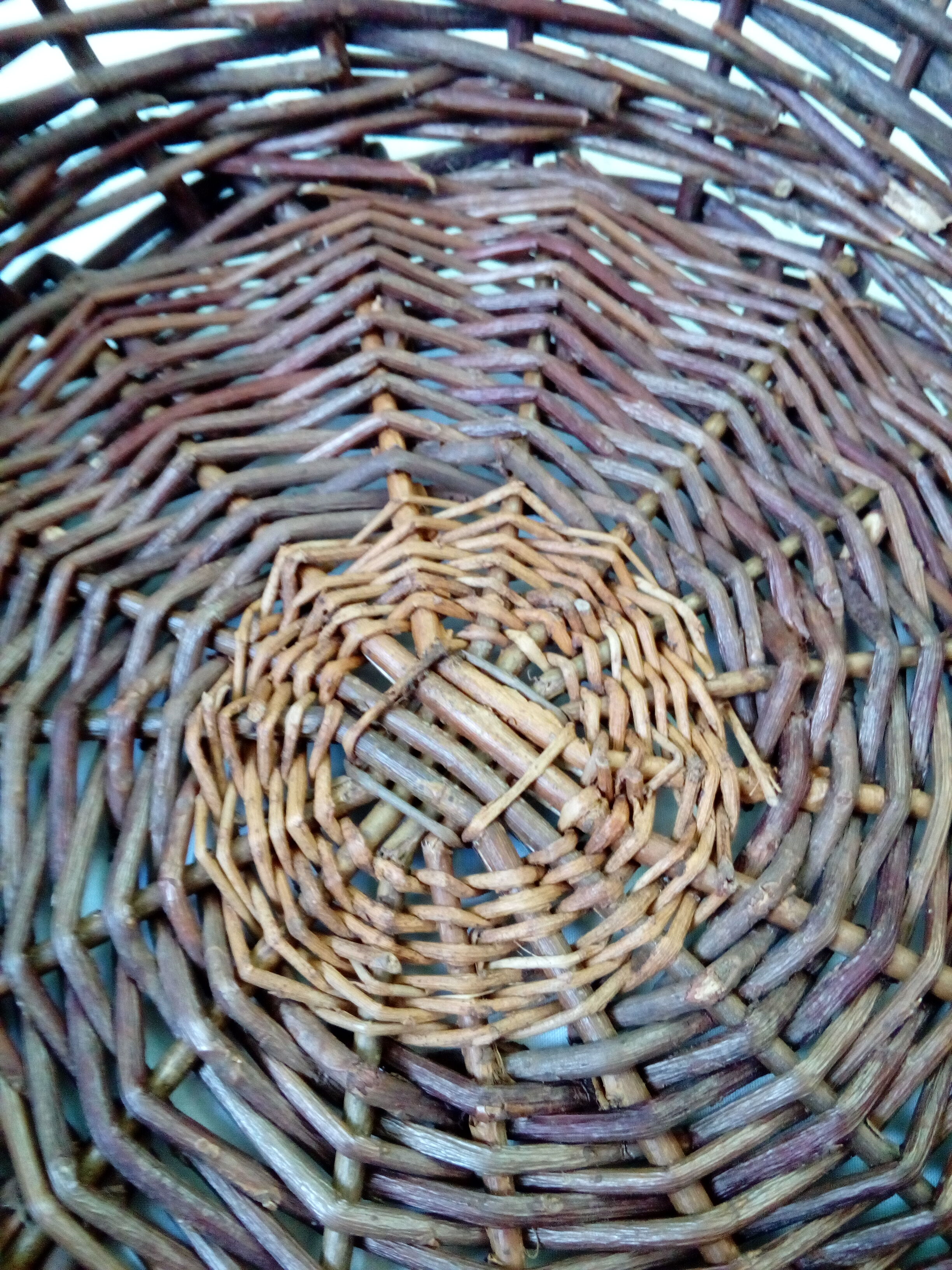 Wicker fruit basket with handles