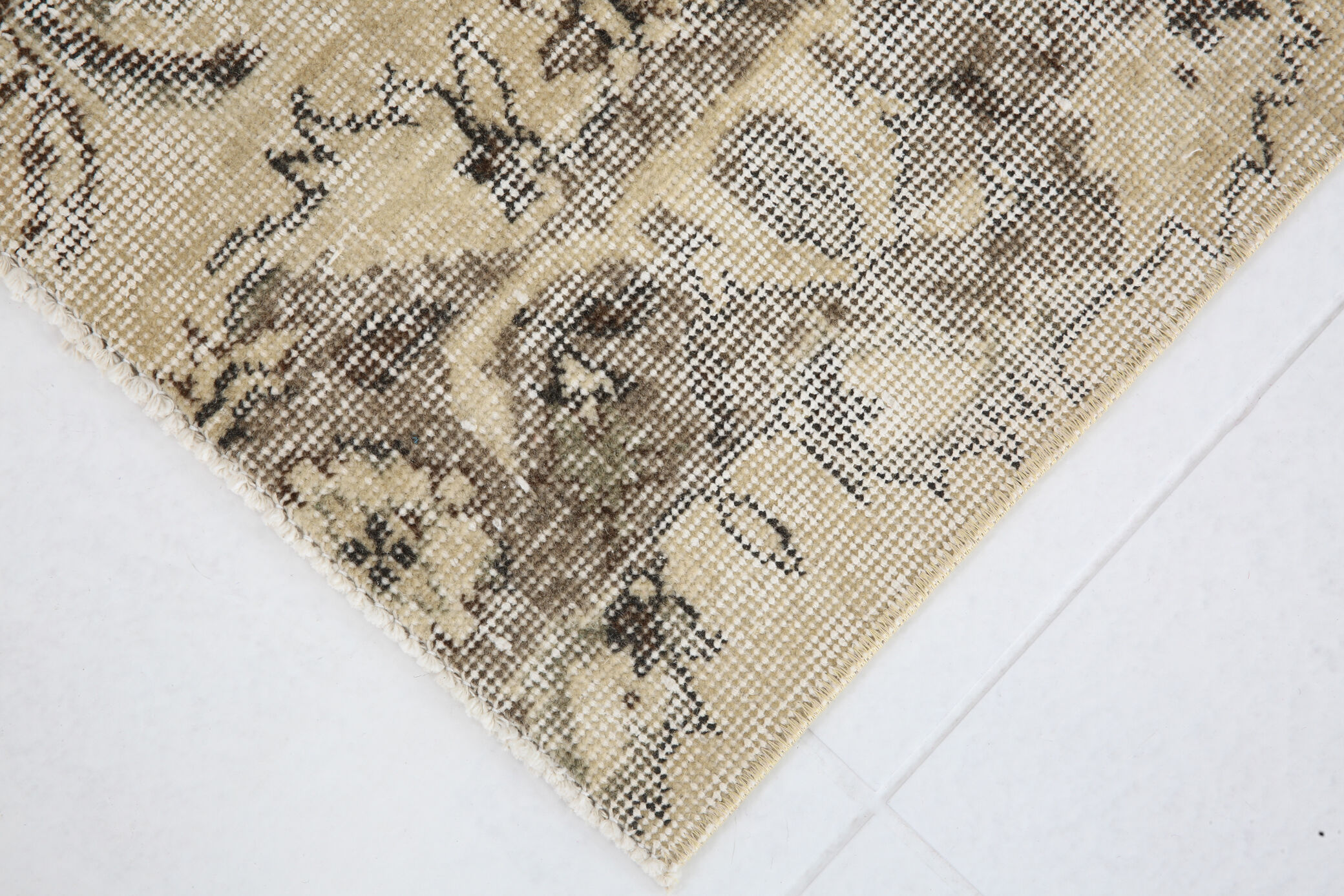 Classic beige & brown vintage rug, 211x155 cm