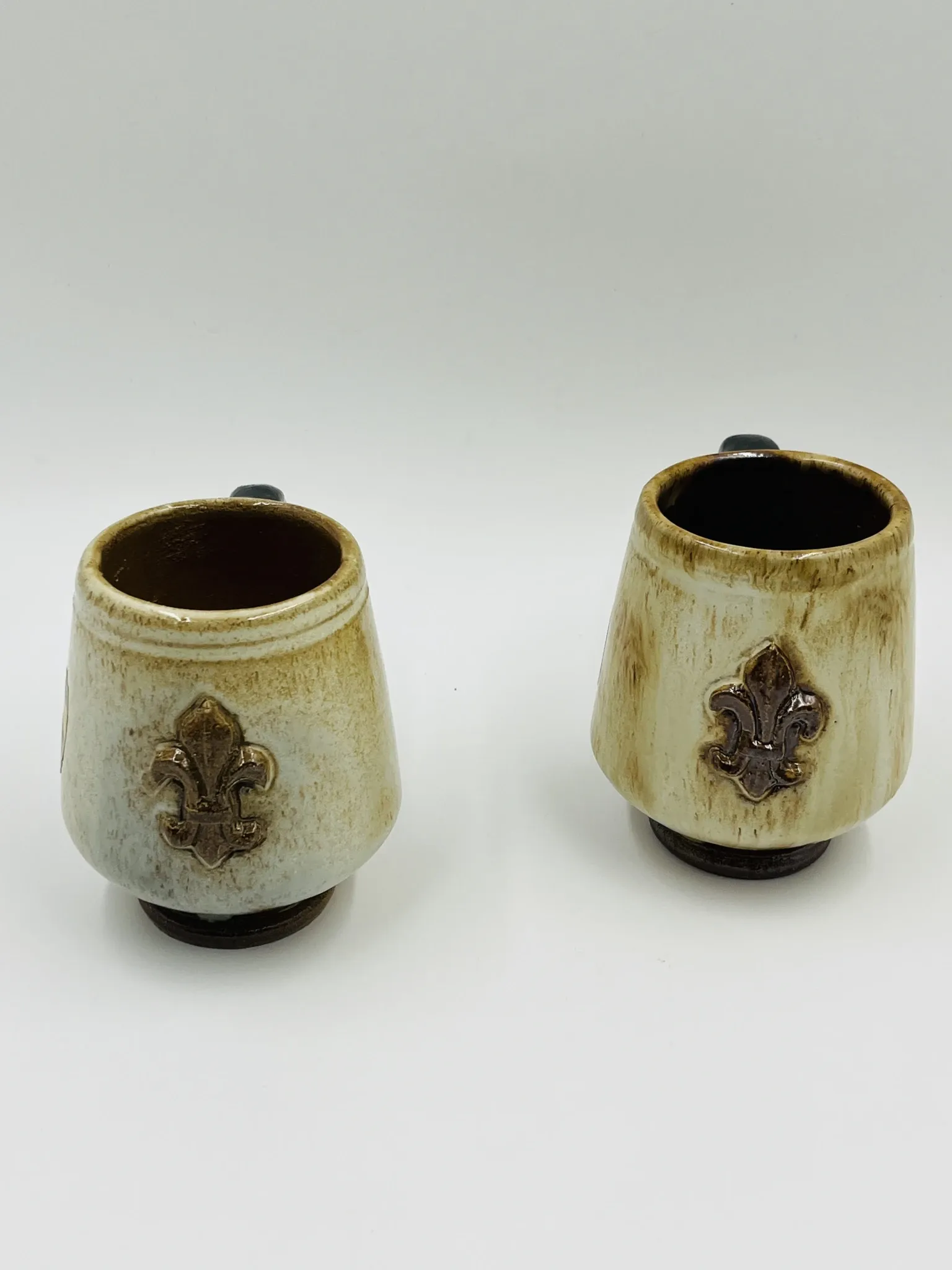 Duo de chopes en grès de Bouffioulx Guérin