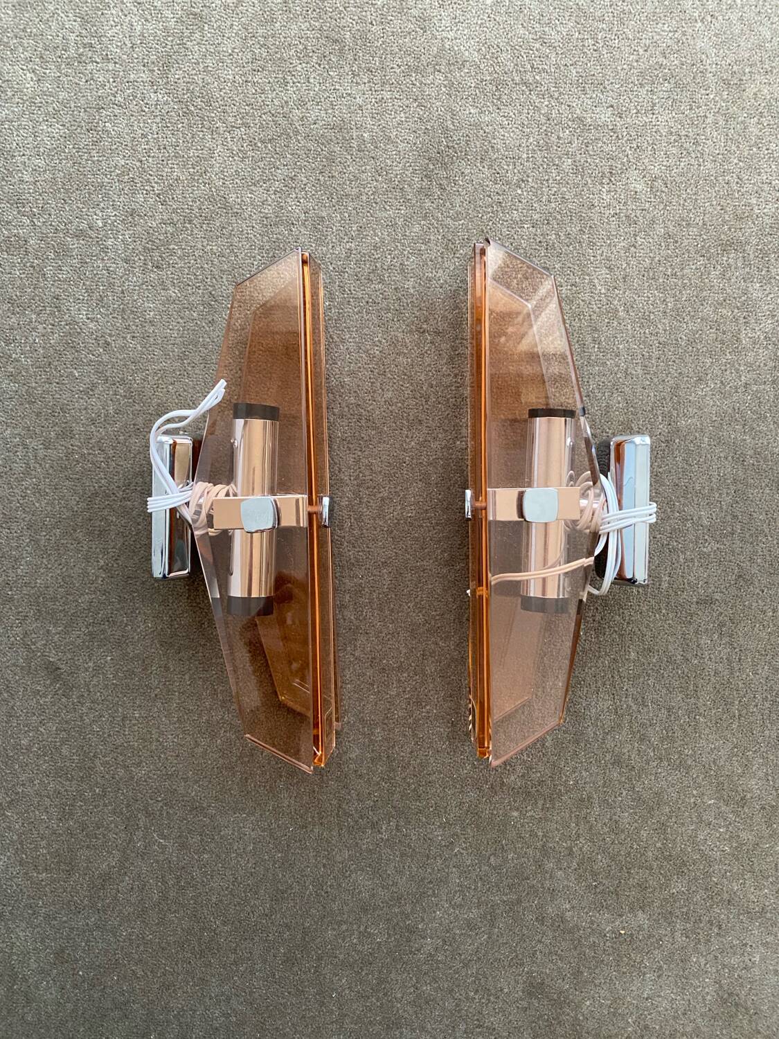 Pair of wall lights from the 1960s, Italy.