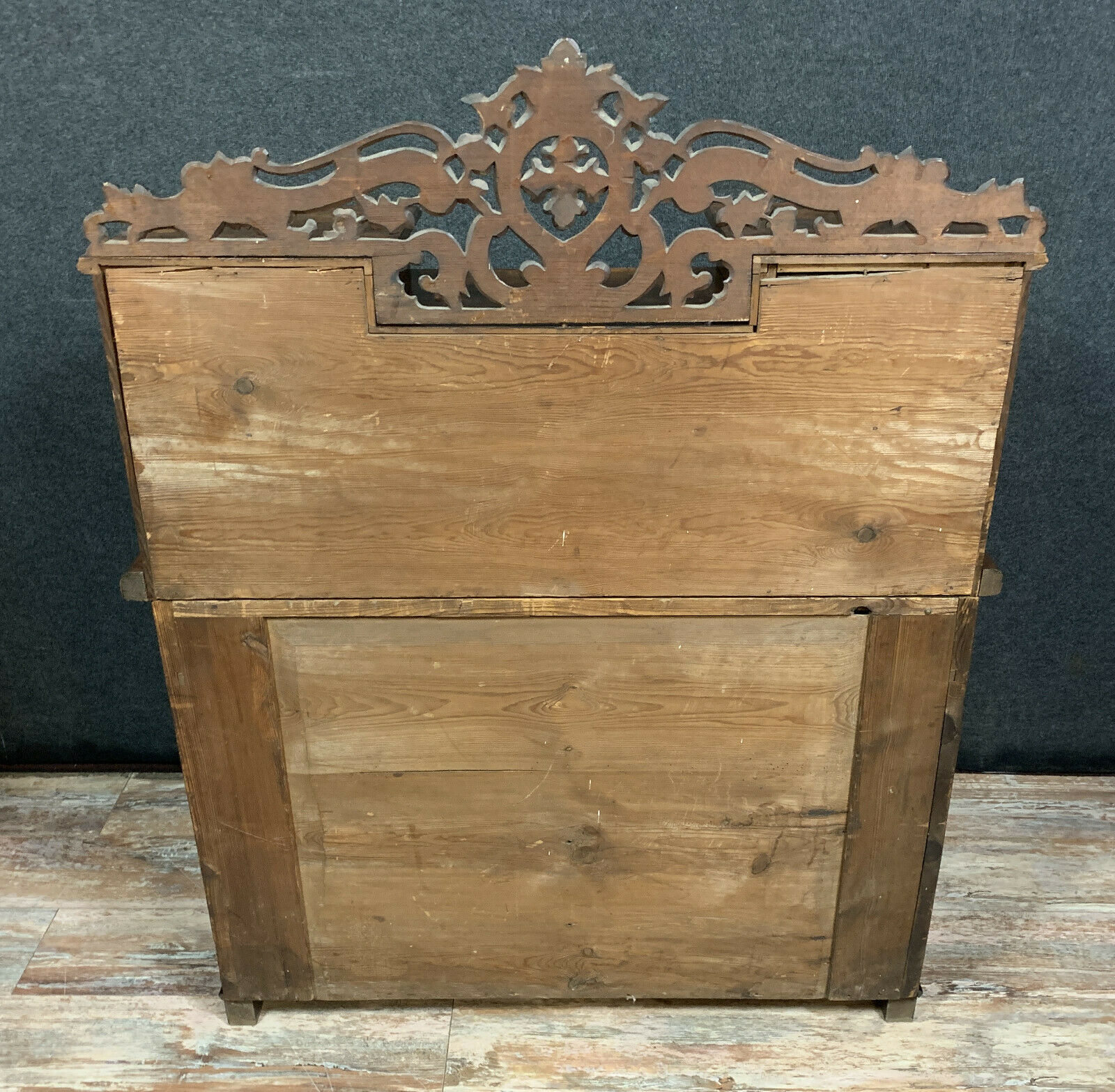 Scriban époque Biedermeier en noyer clair vers 1820