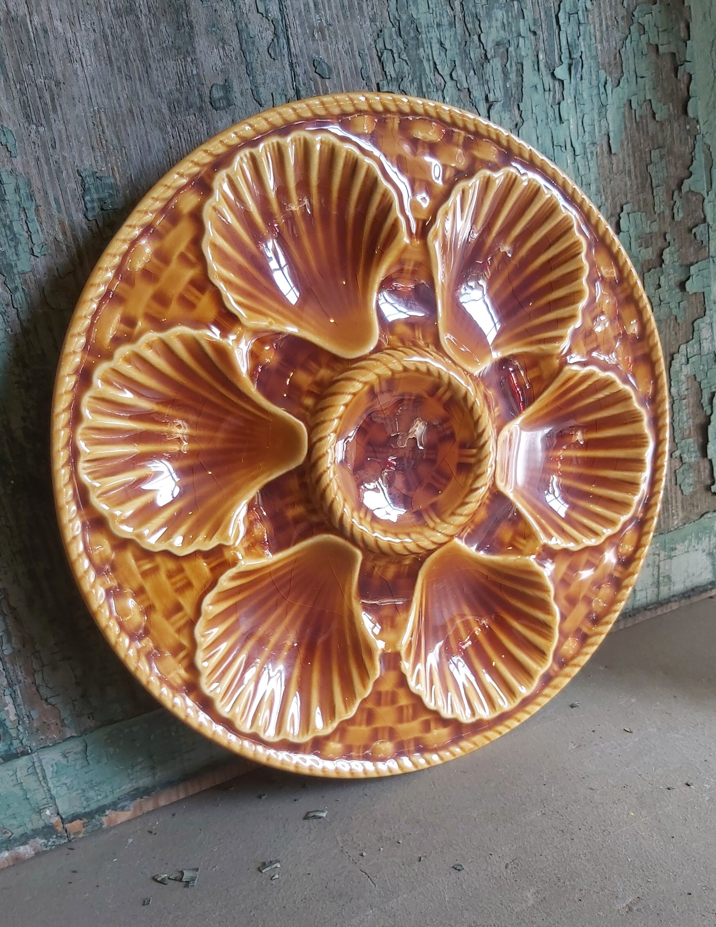 Vintage french oyster plate in majolica from Longchamp