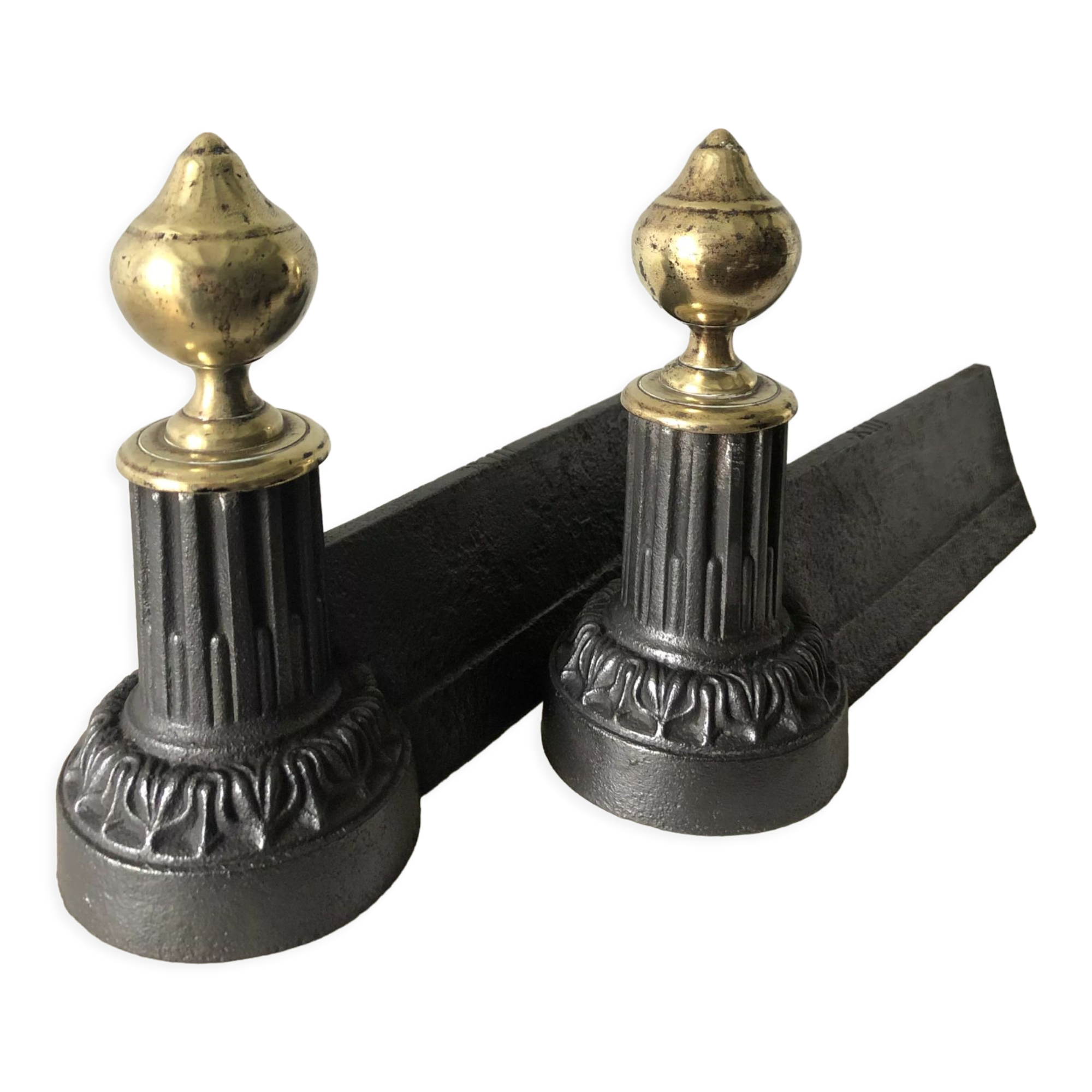 Pair of neoclassical chenets