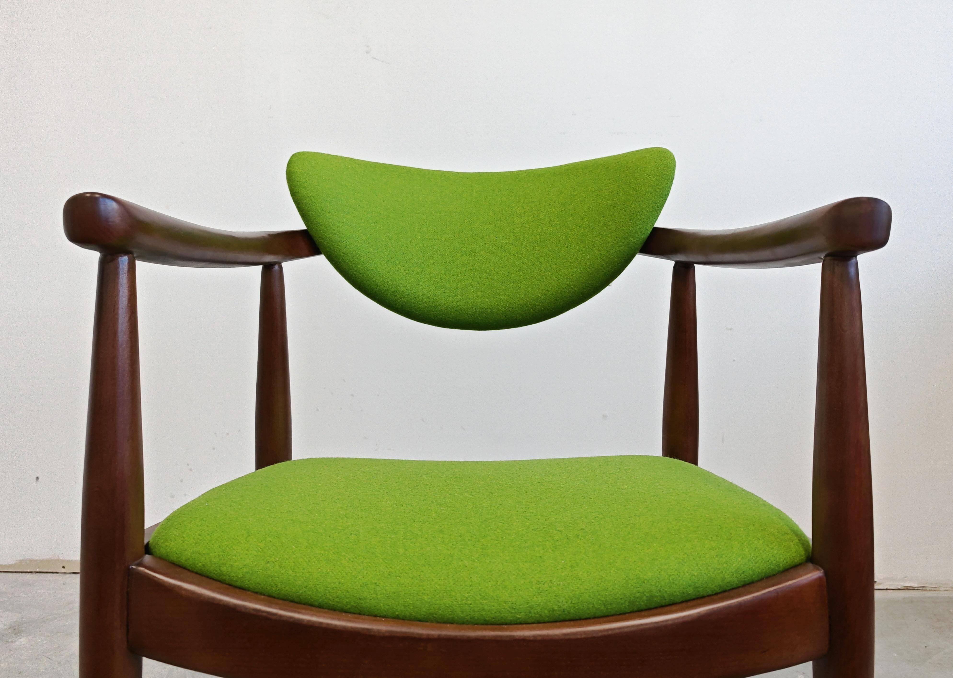 MCM dining chair with armrests by Bernardo Bernardi 1960s