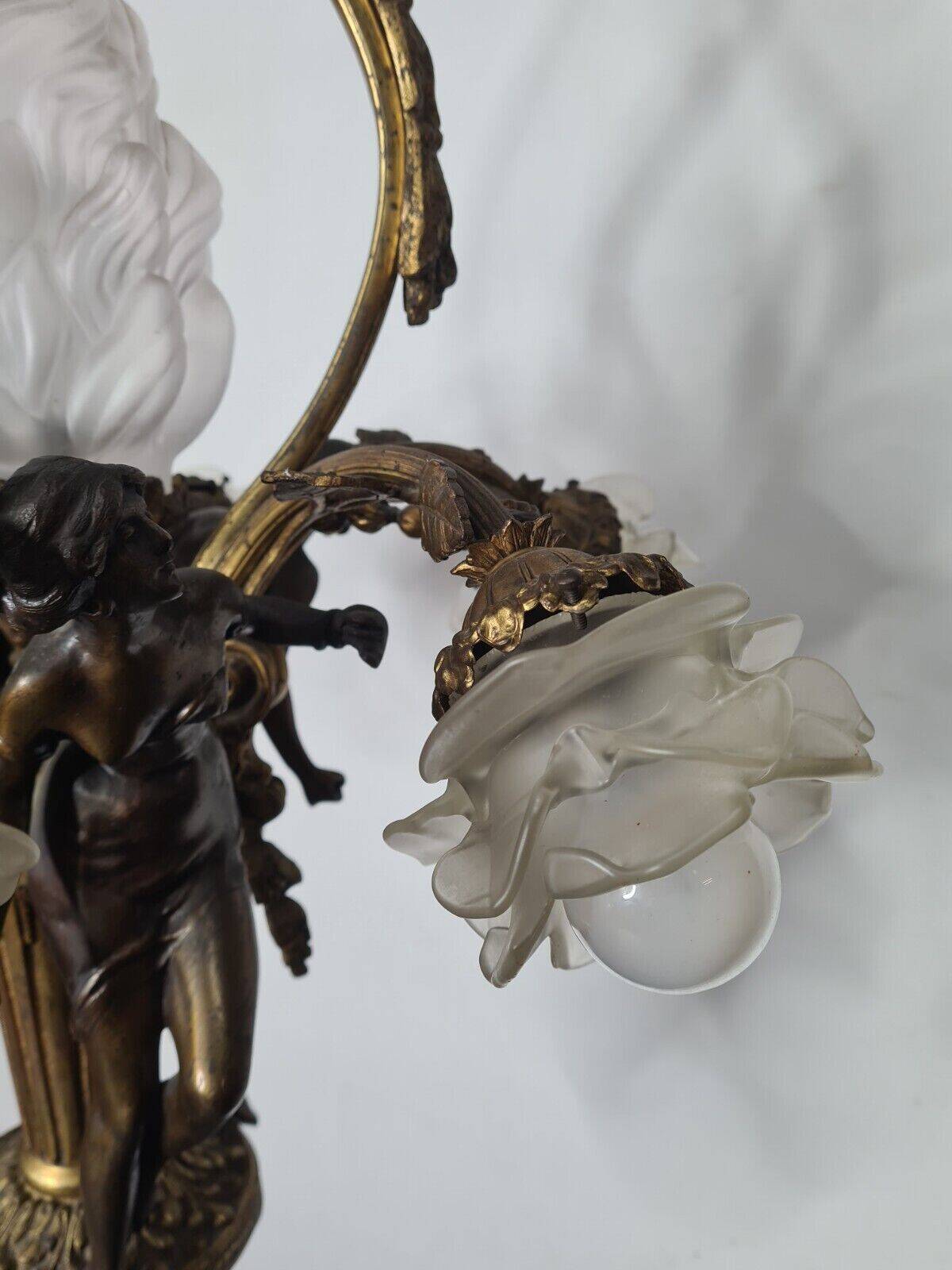 LOUIS XV style chandelier in gilded and patinated bronze with draped women