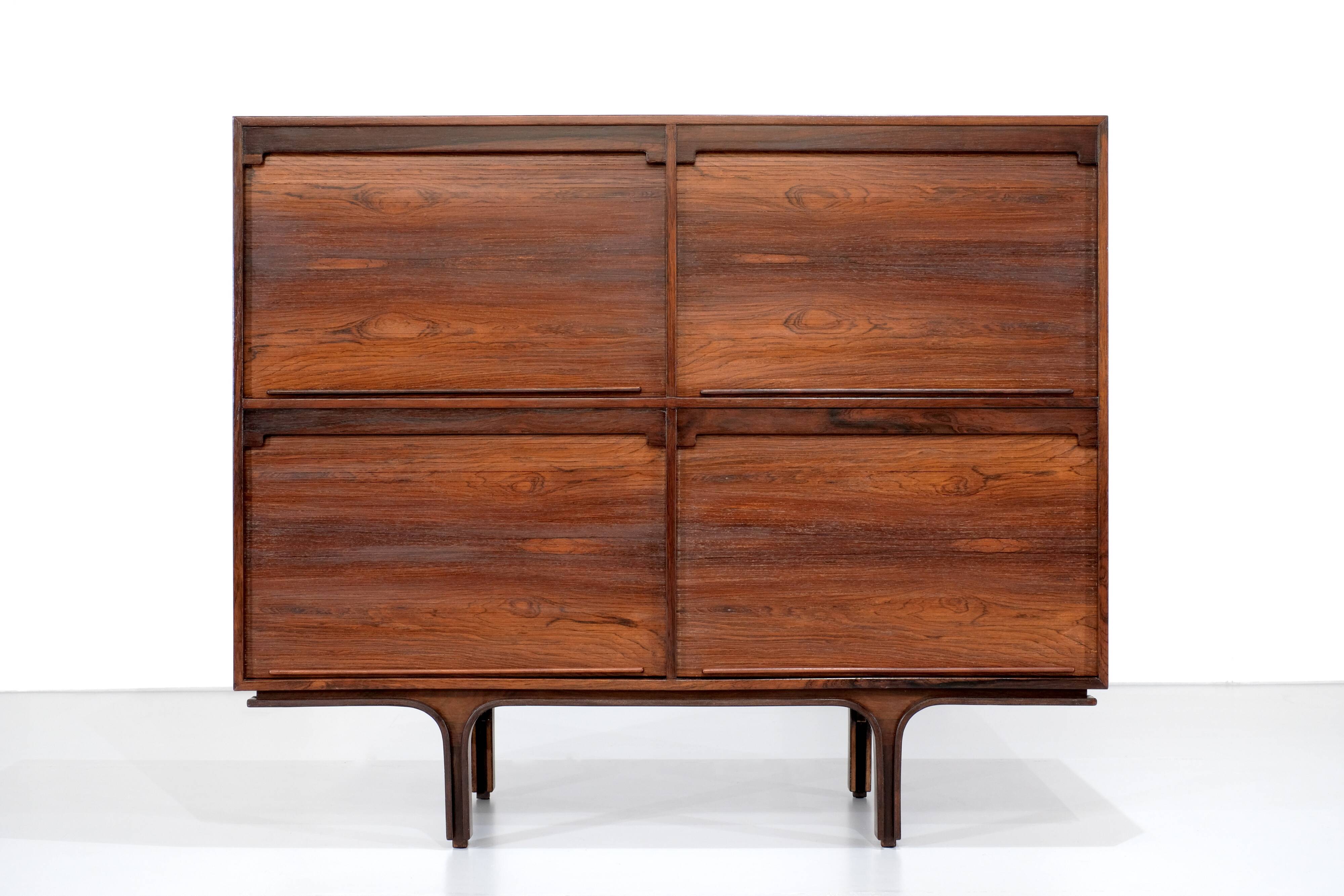 Buffet modèle 504 conçu par Gianfranco Frattini pour Bernini, Italie 1960s.