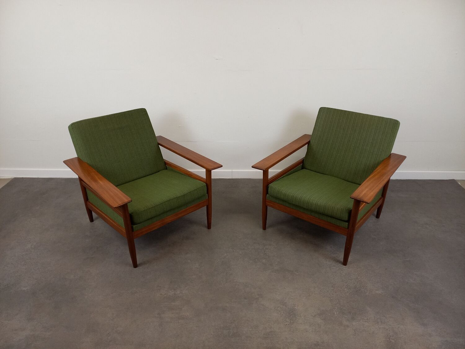 Paire de fauteuils scandinave