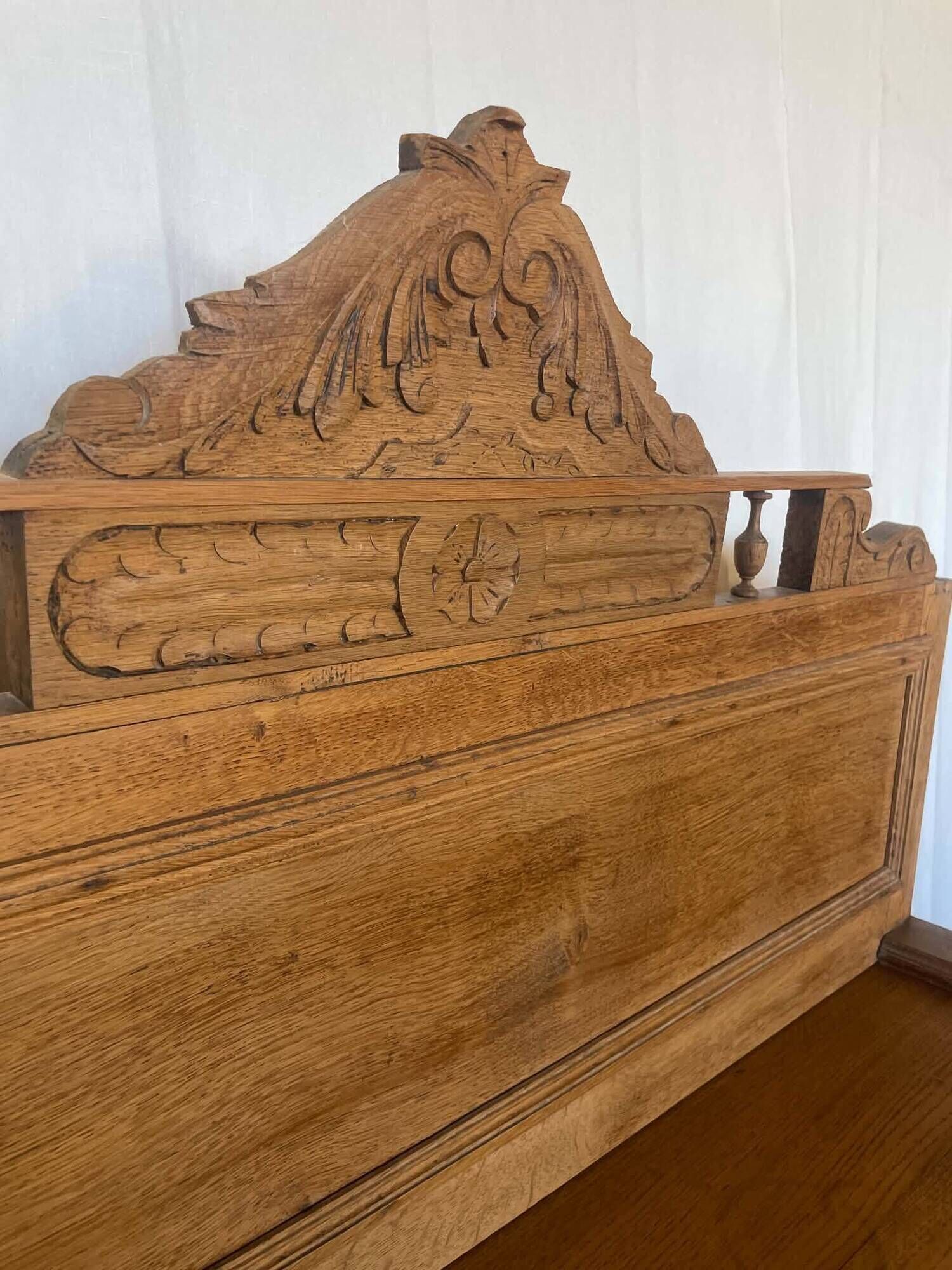 Antique Henri II / Neo-Renaissance buffet in carved solid oak