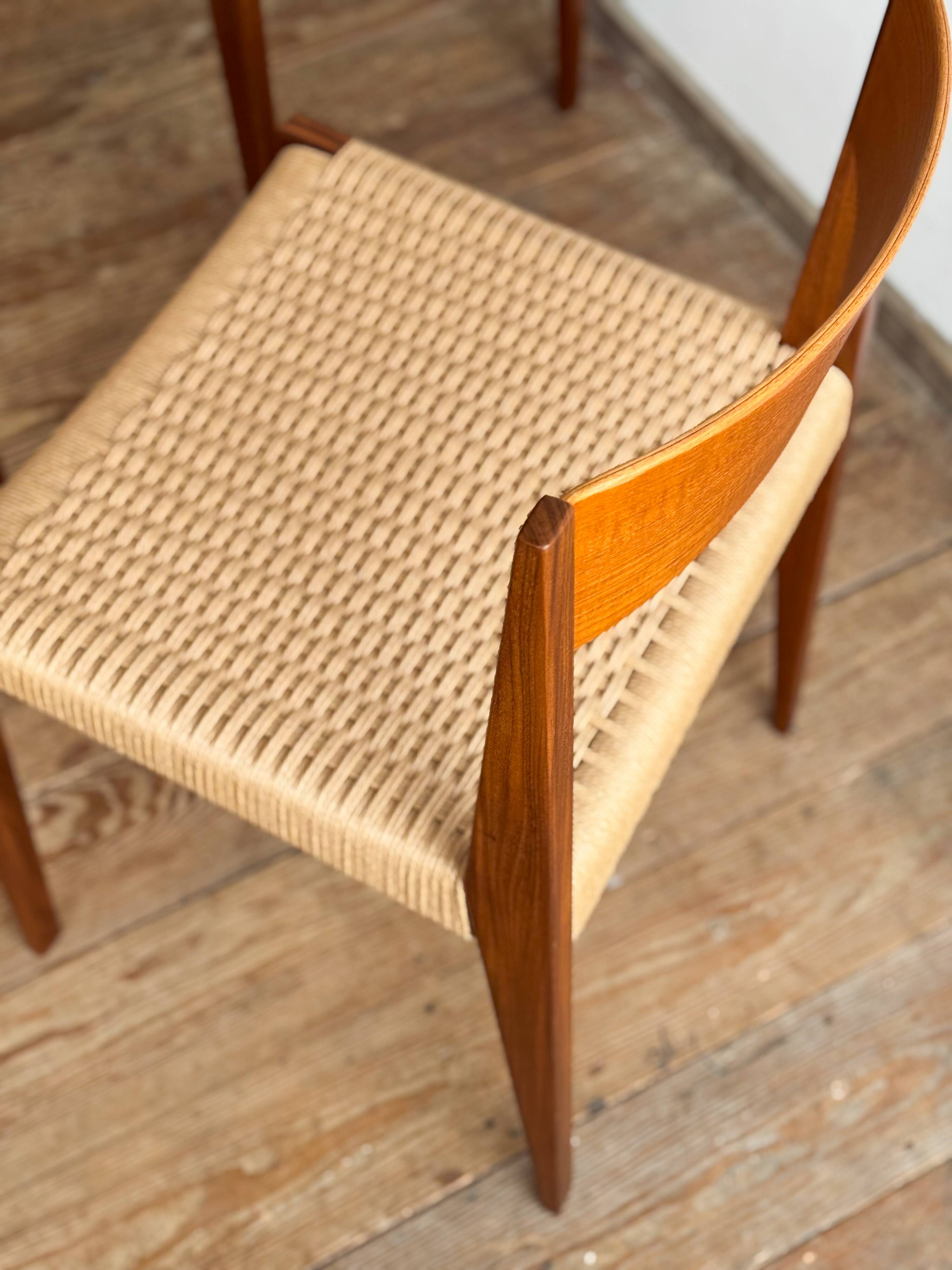 6 chairs by Poul Cadovius, walnut, with new seats, Mid Century.