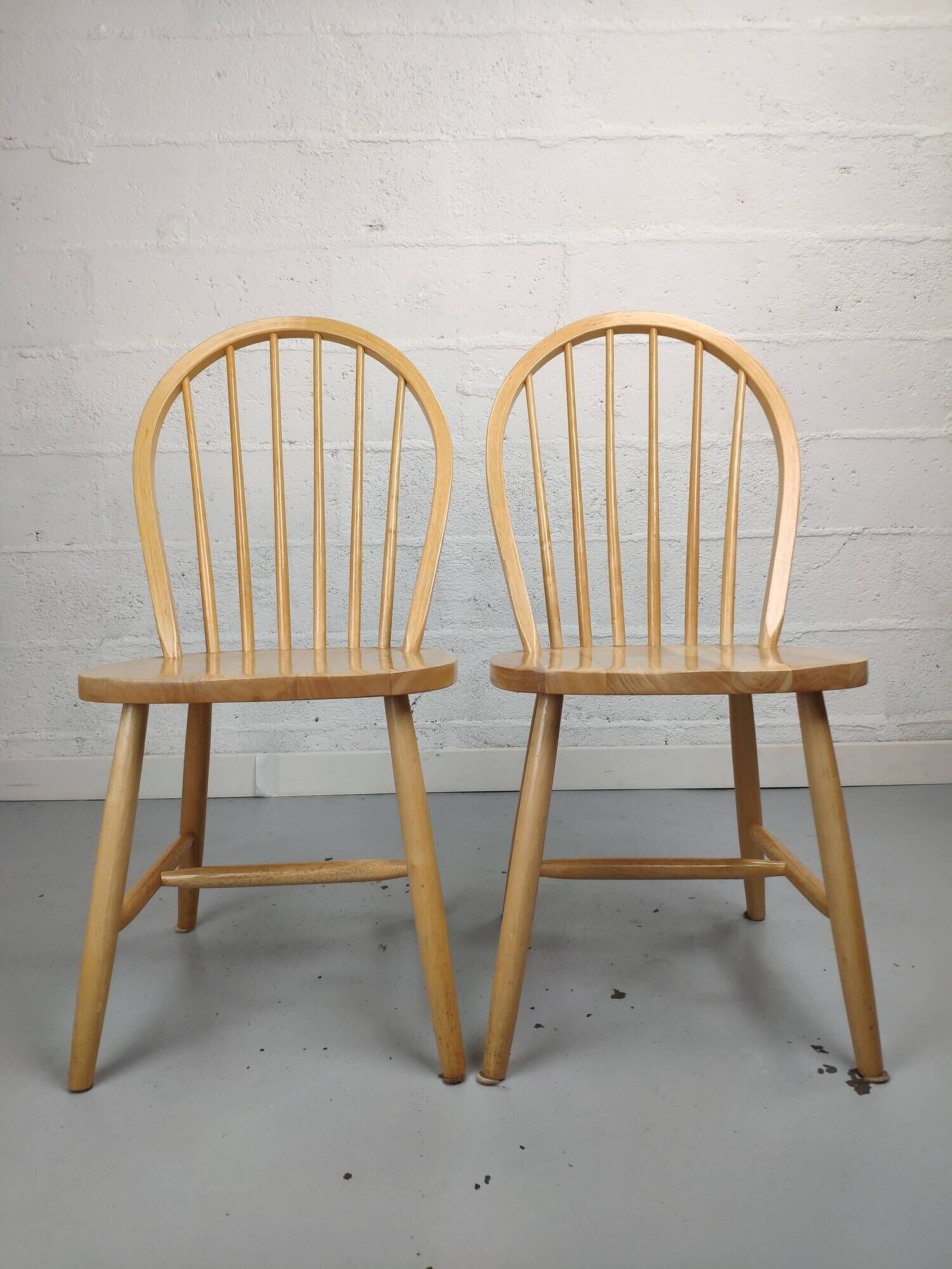 Paire de chaises en pin