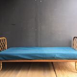 Rattan bed