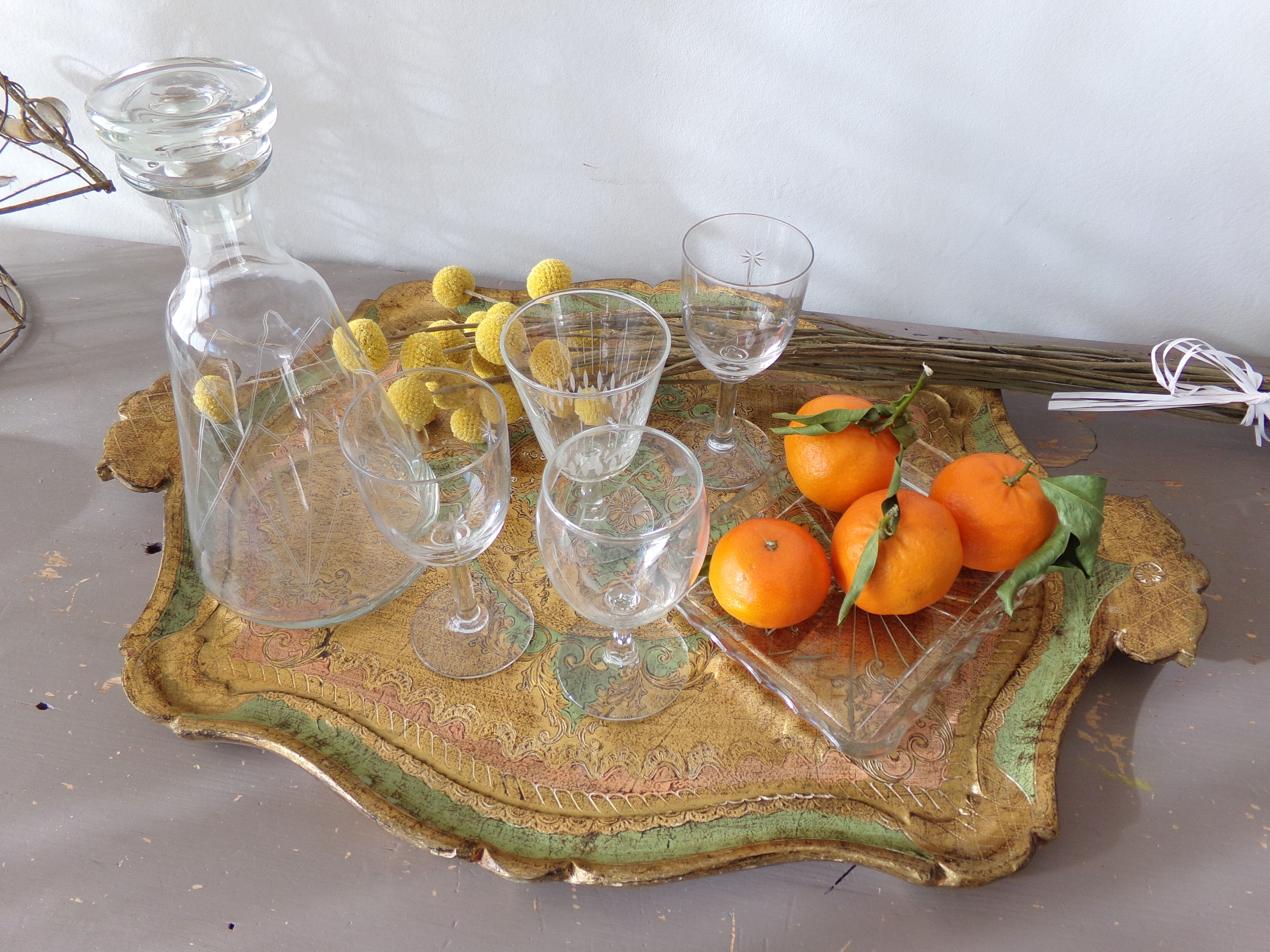 Florentine service tray made of hand-painted wood