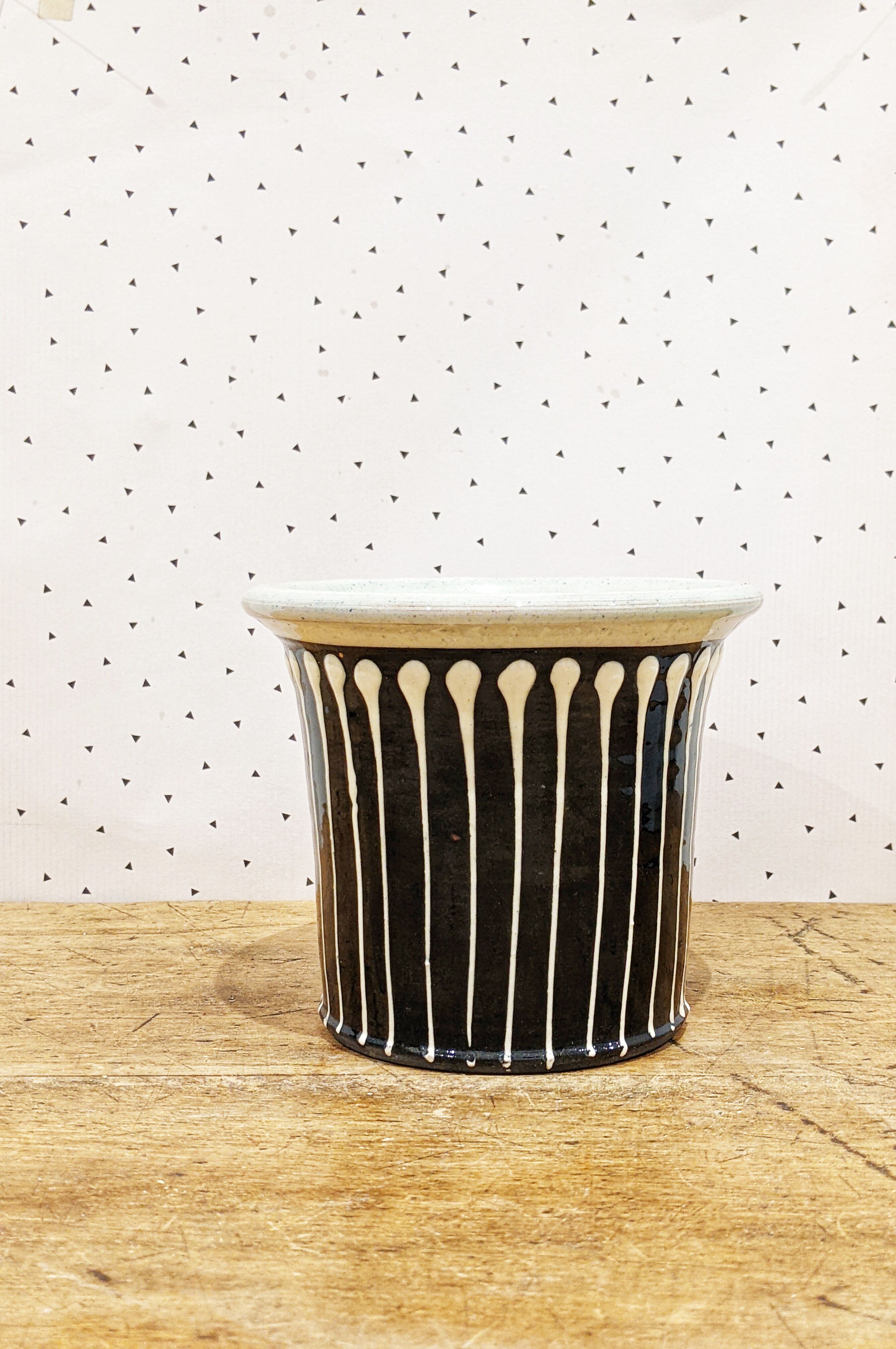 Artisanal ceramic pot cover from the Drôme. Very good condition.