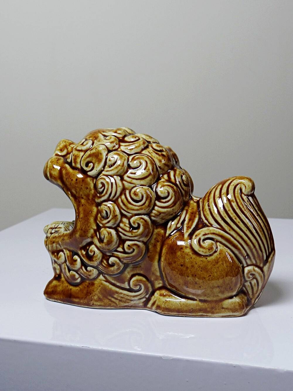 Vintage 60s-70s brown glazed ceramic Foo dog ashtray.