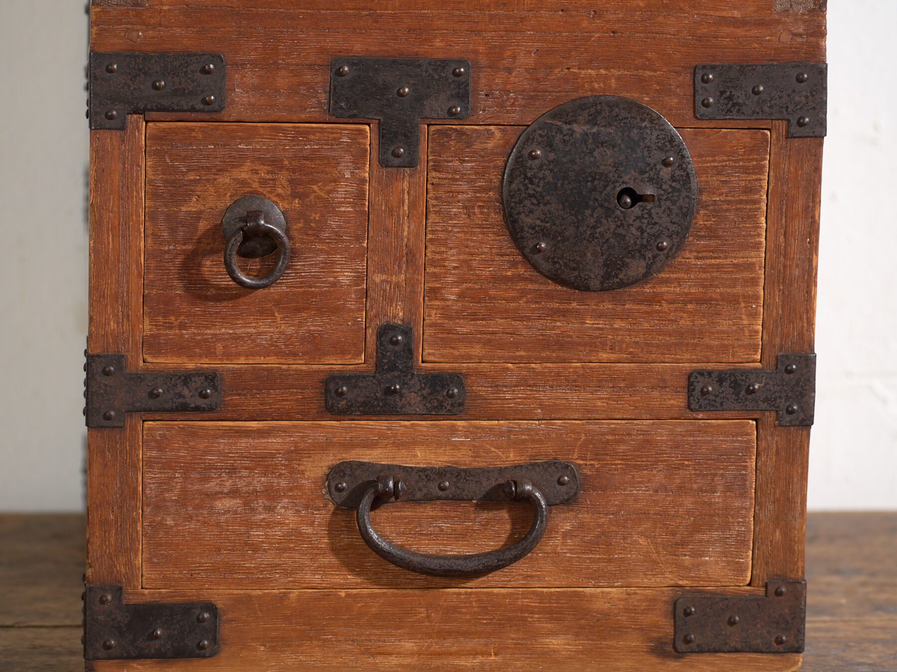 Japanese ko-dansu with hinged lid and paulownia wood drawers, Meiji–Taishō period, circa 1868–1926.