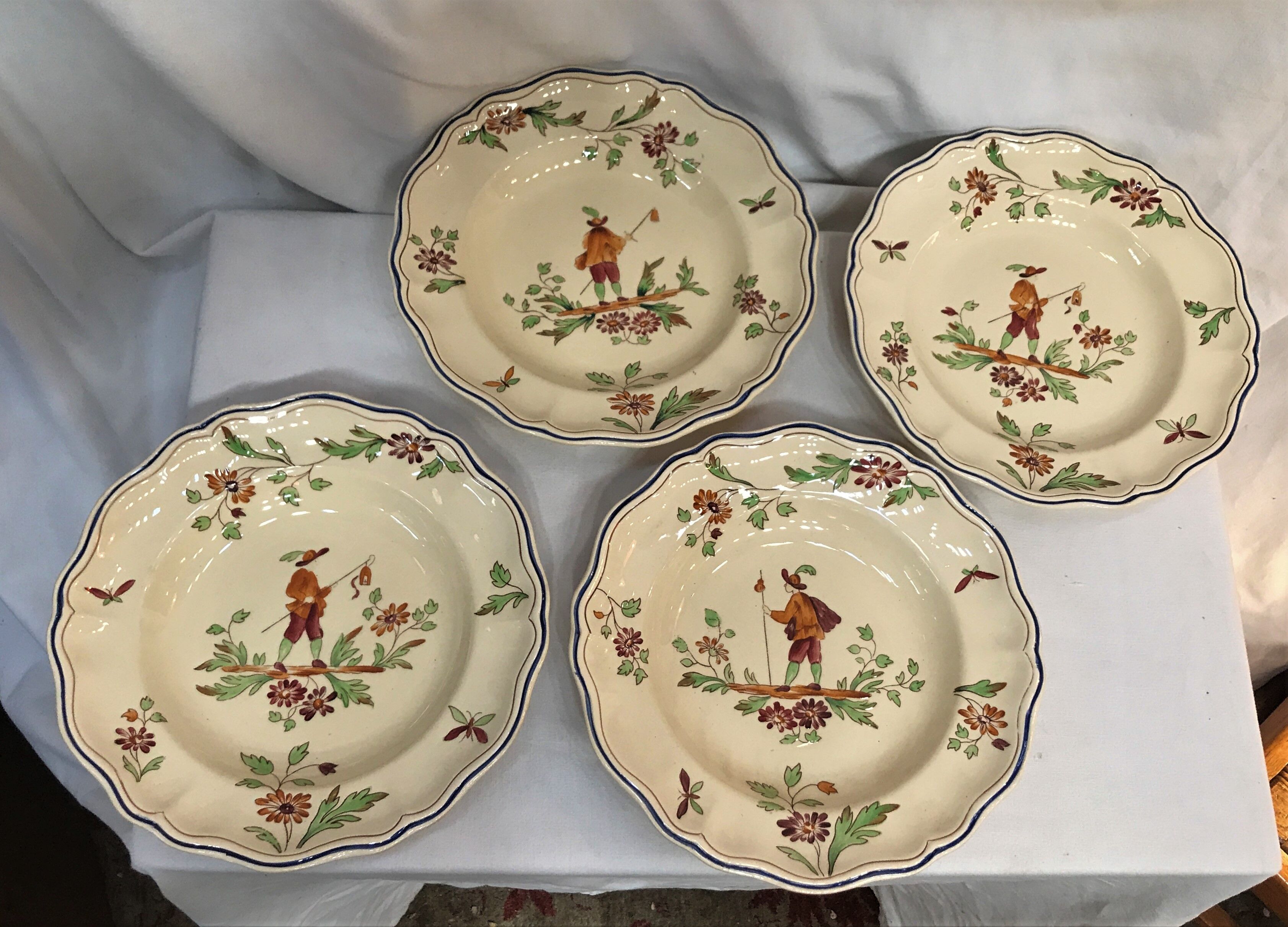 Lot de 9 assiettes Longchamp Moustiers