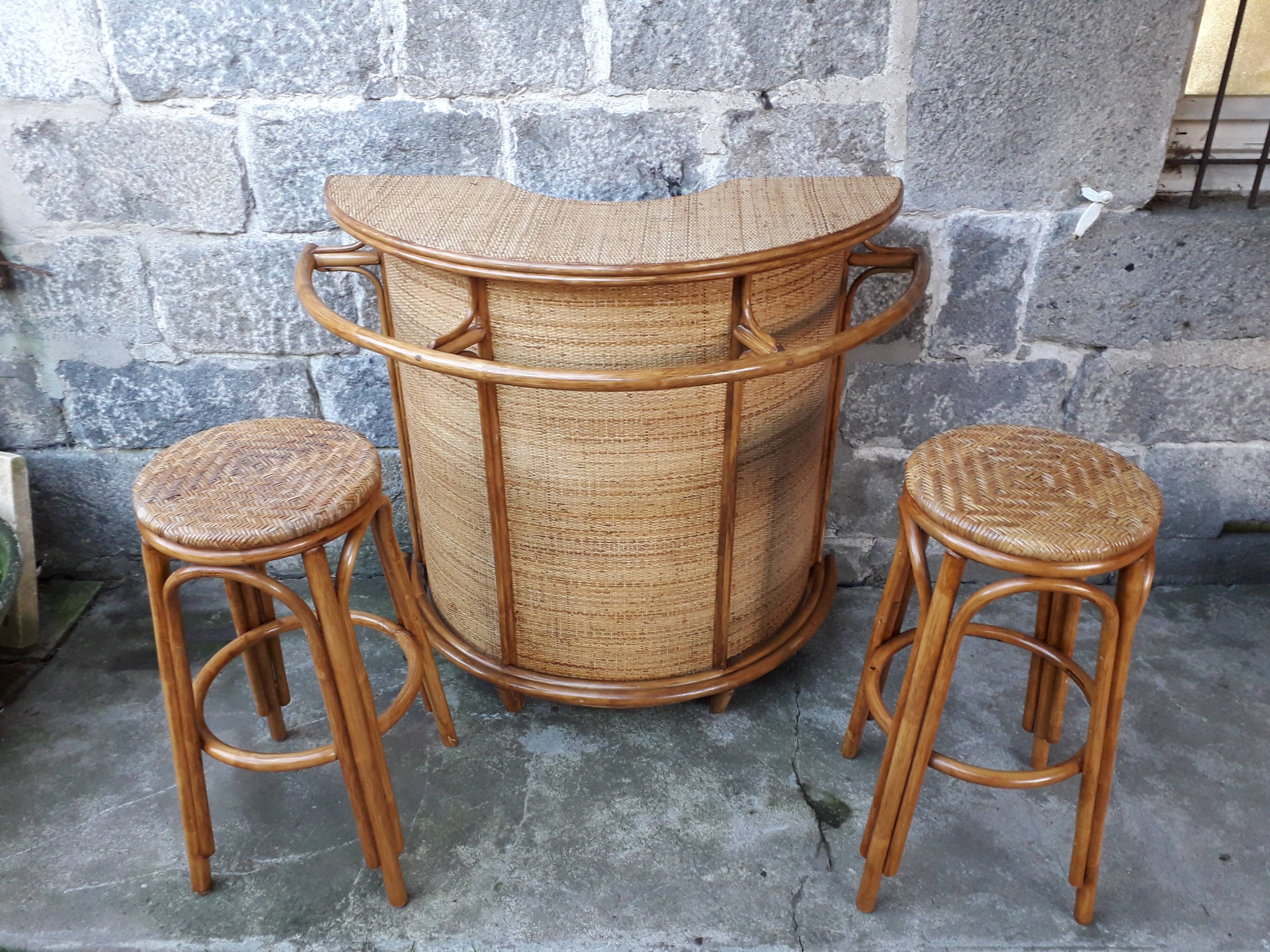 Bar en rotin vintage & ses tabourets