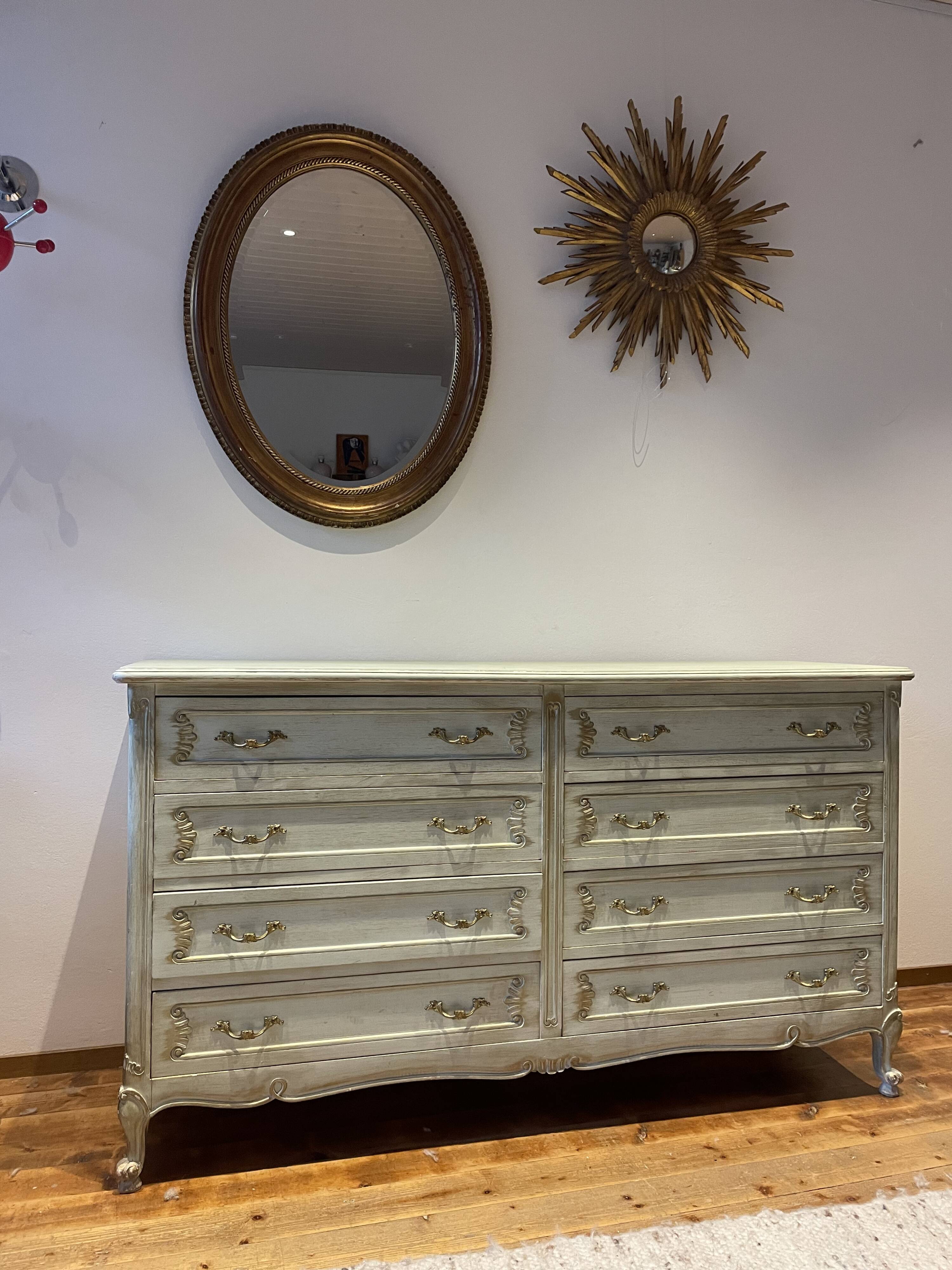 Shabby chic dresser