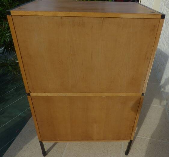 Meuble vintage avec étagères en bois et métal