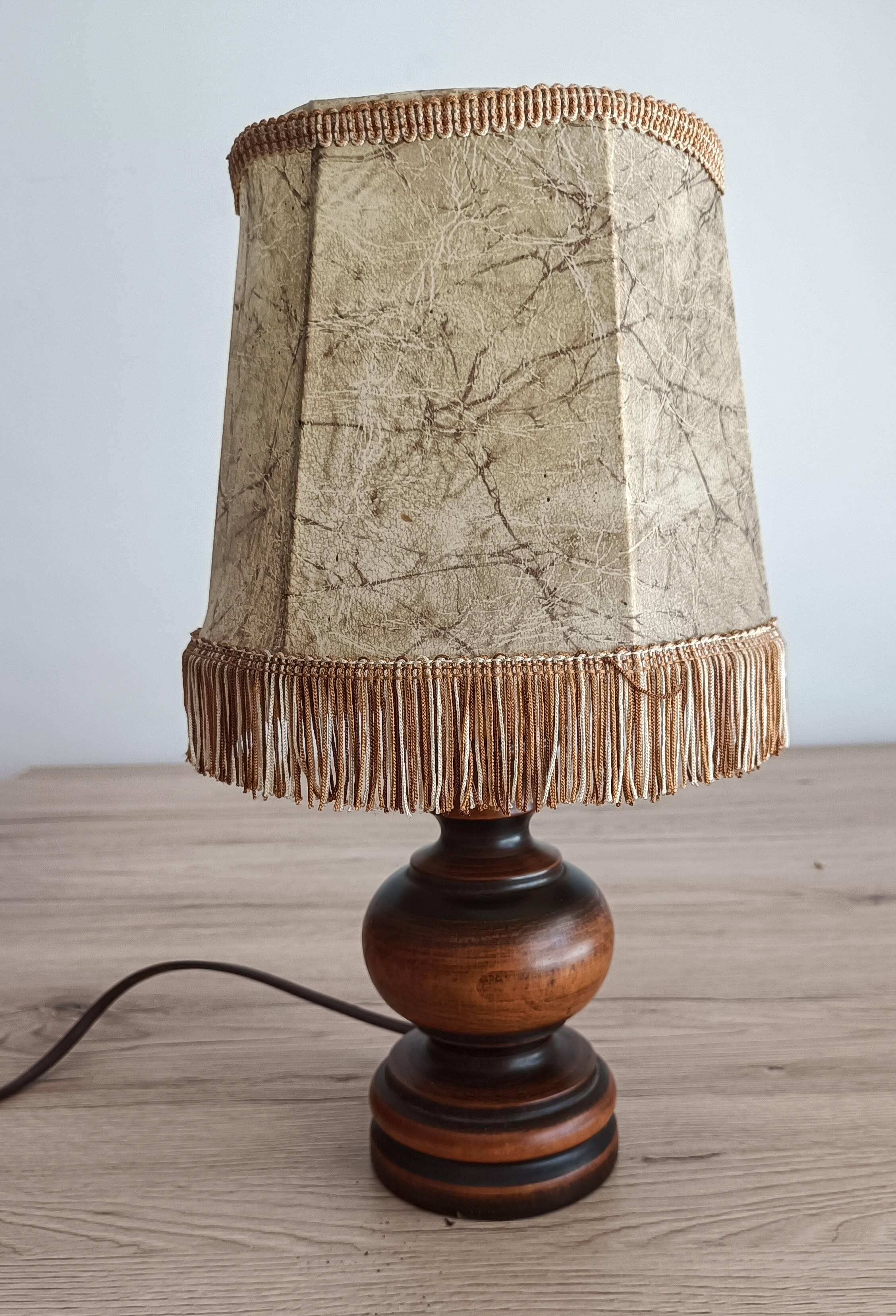 Vintage Italian table lamp in turned wood and leather lampshade