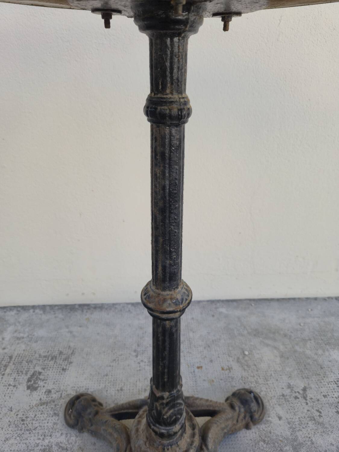 Pedestal table for restaurant bistro with lion paws and marble