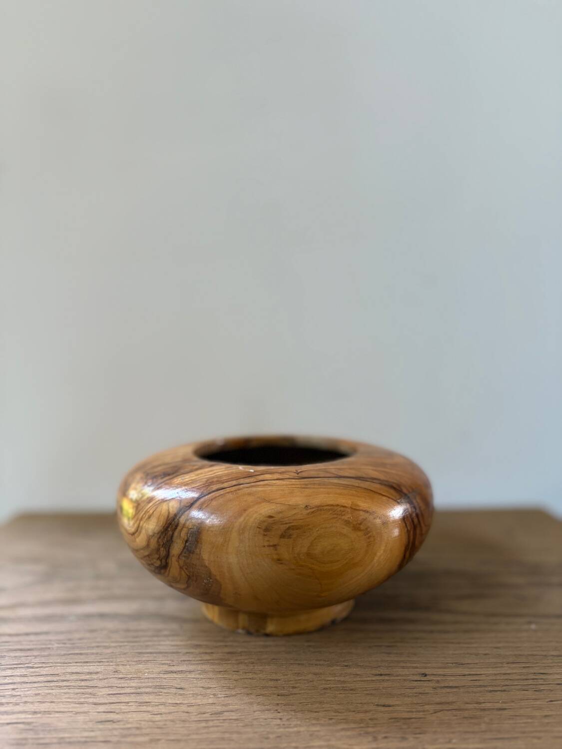 Vintage walnut wood empty pocket cup