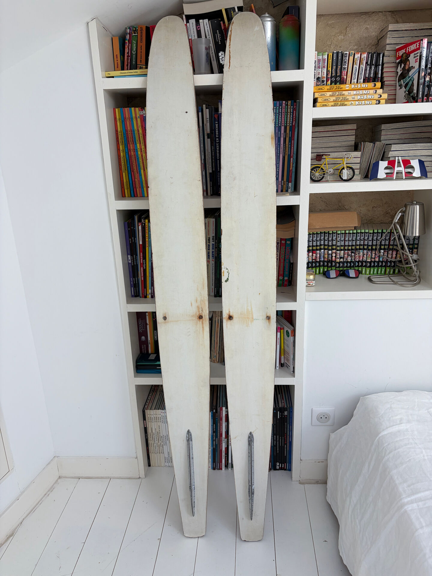 Pair of vintage wooden skis "Reflex"