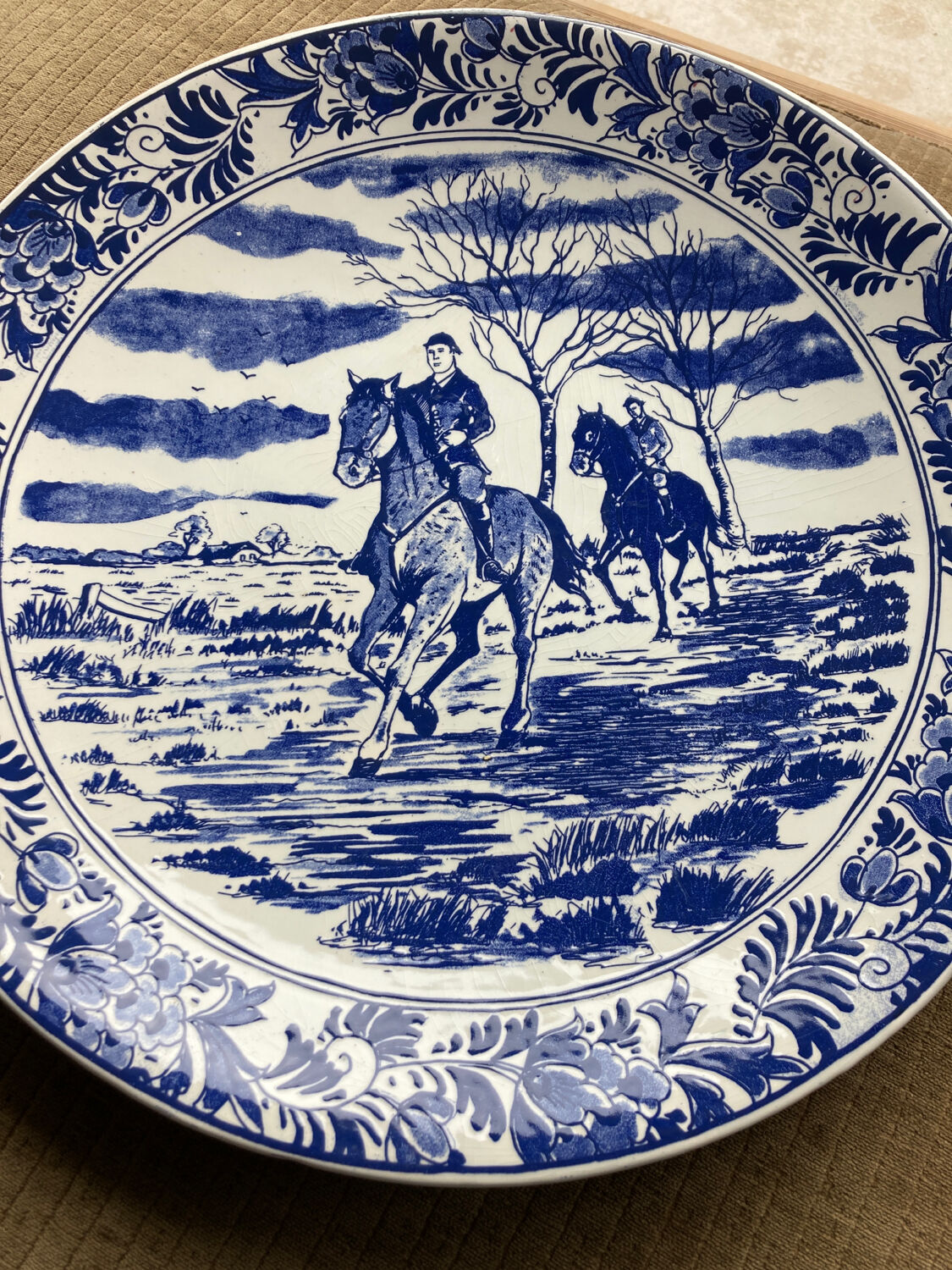 Large plate Delft Blue