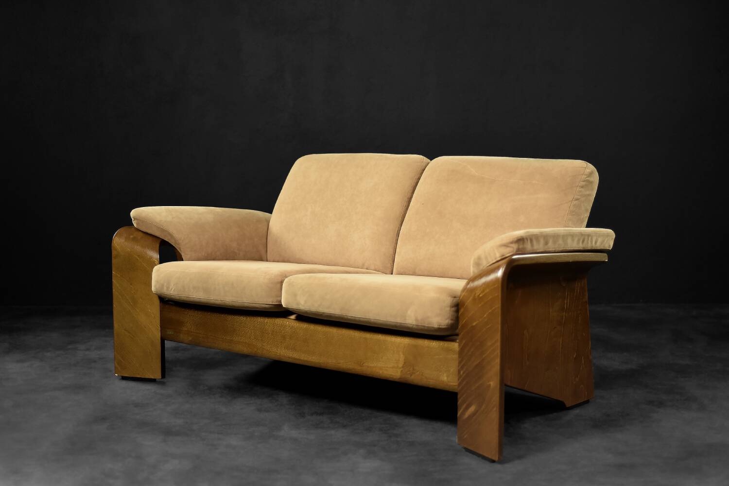 Modern Norwegian mid-century two-seater sofa, low-back loveseat Stressless Pegasus by Ekornes.