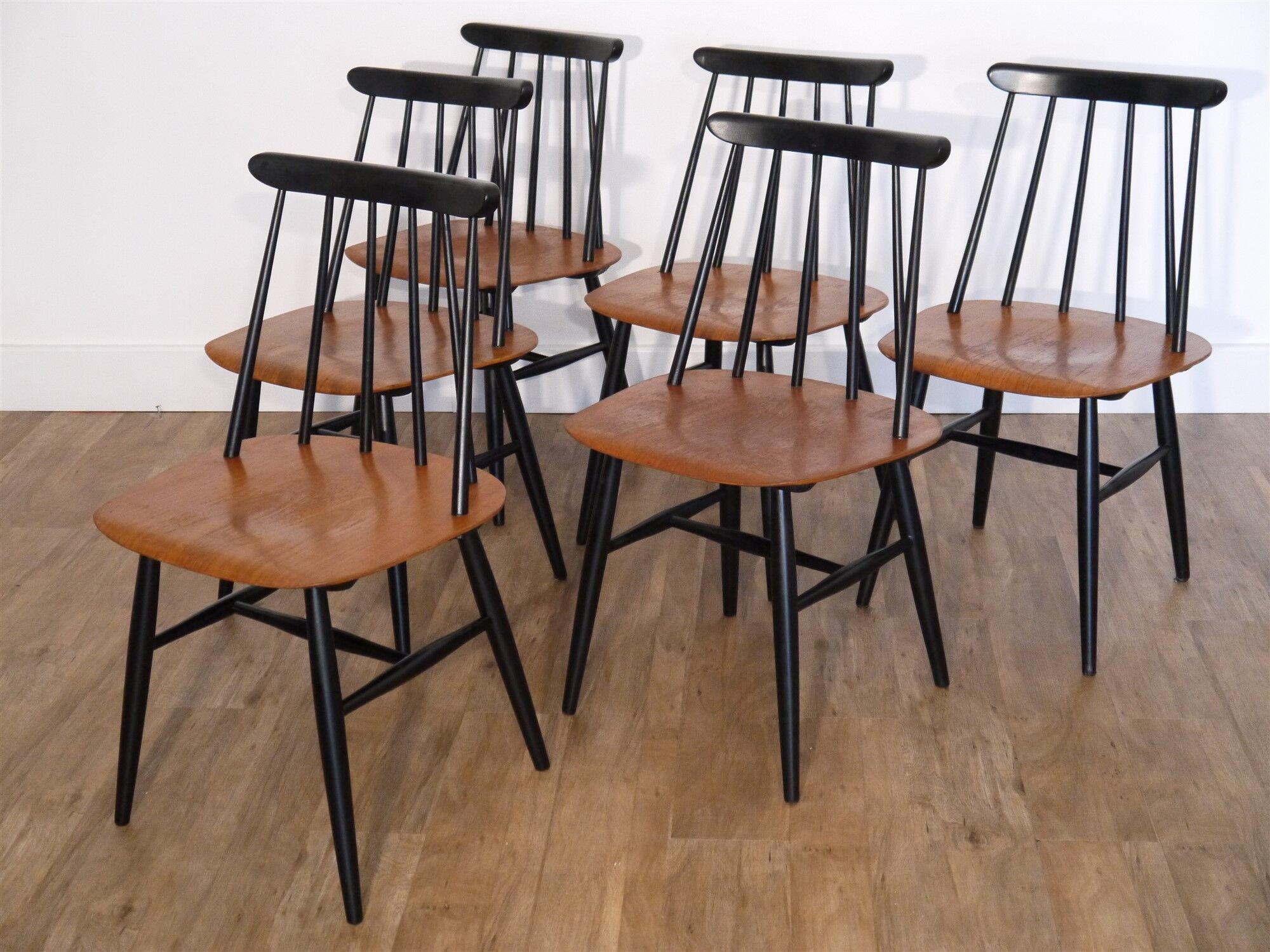 Series of 6 Fanett chairs by Ilmari Tapiovaara