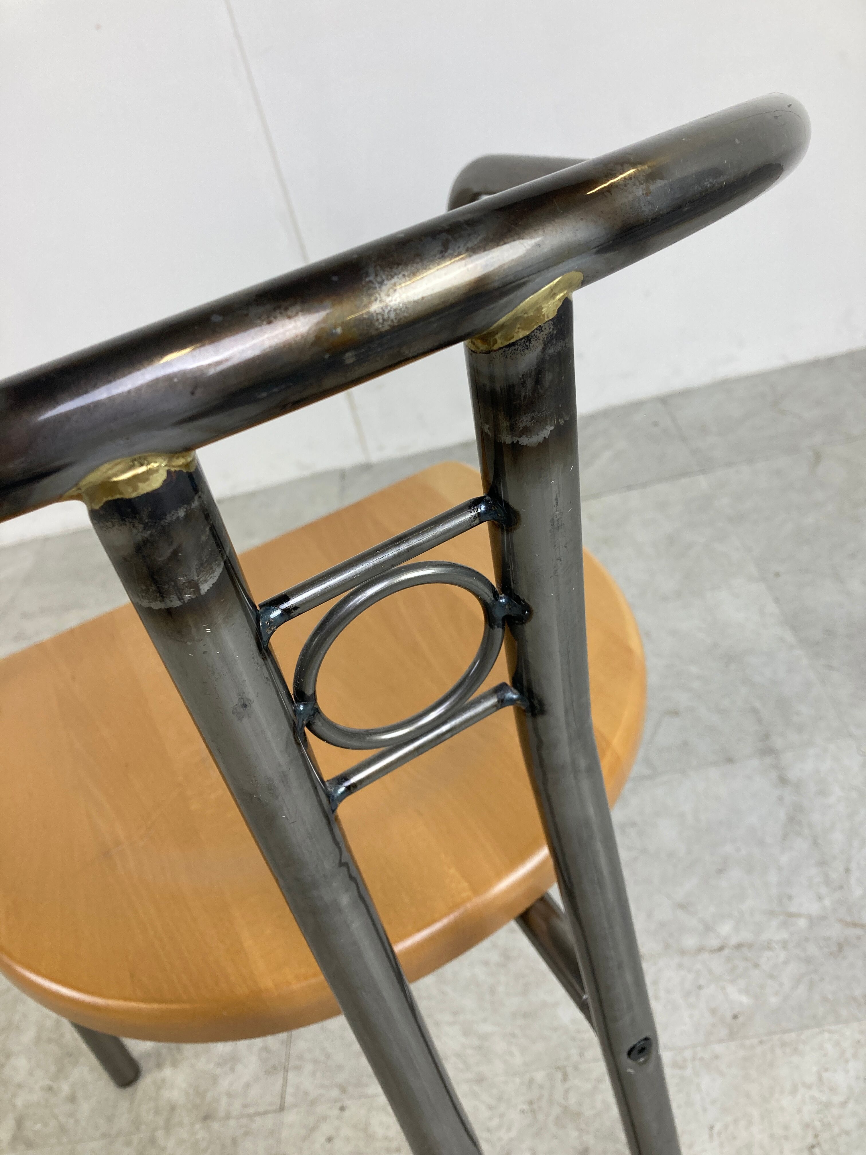 Chaises et table de salle à manger postmodernes, années 1980