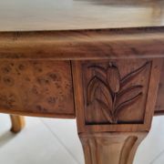 Table et 10 chaises de style Art Nouveau