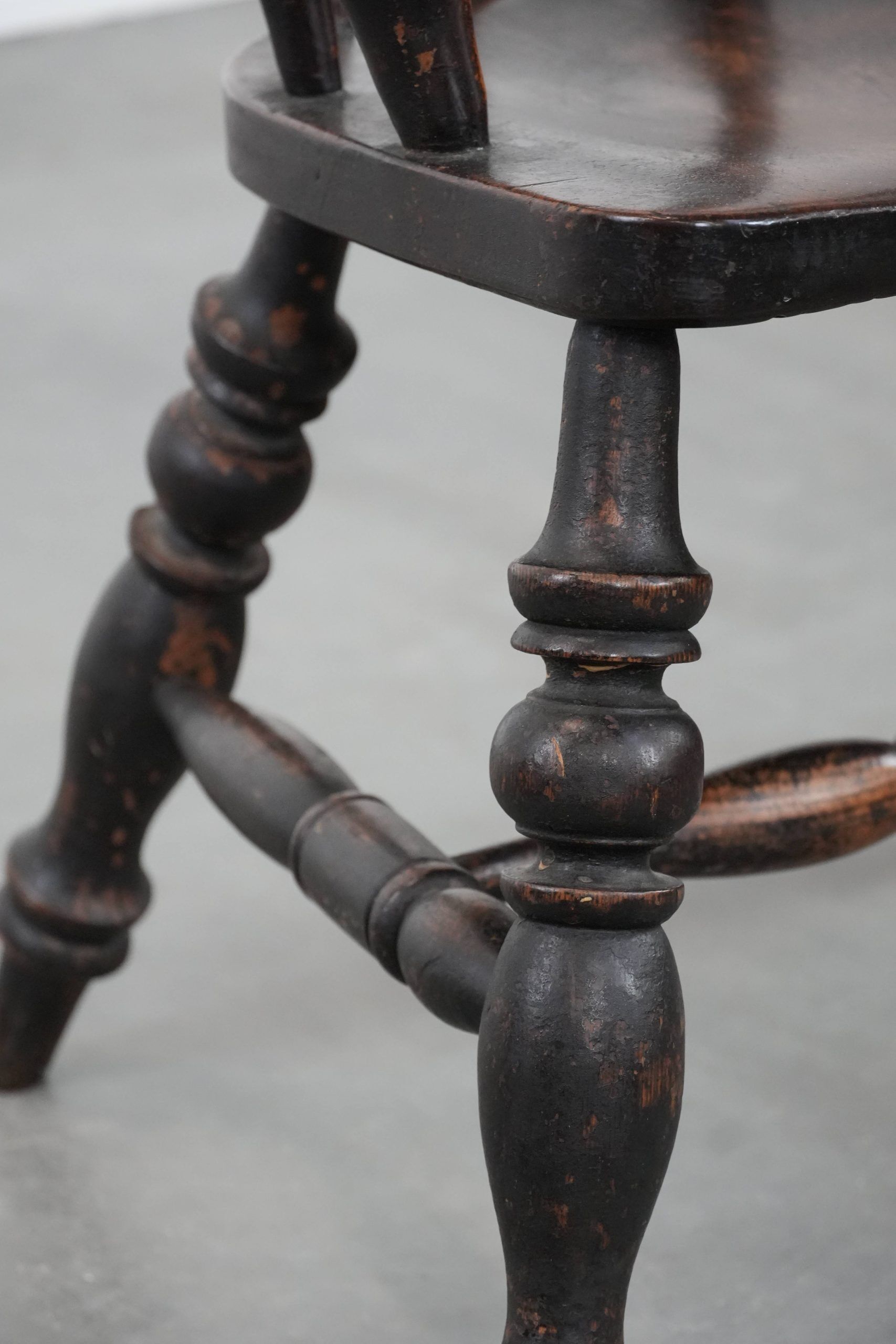 Antique English captain's chair /  desk chair from the early 19th century