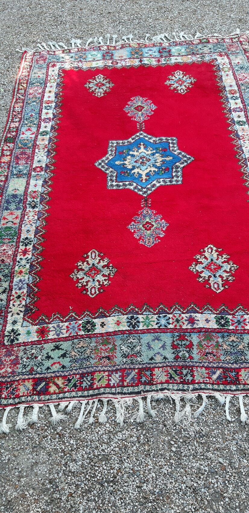Large Moroccan carpet 306×198 cm