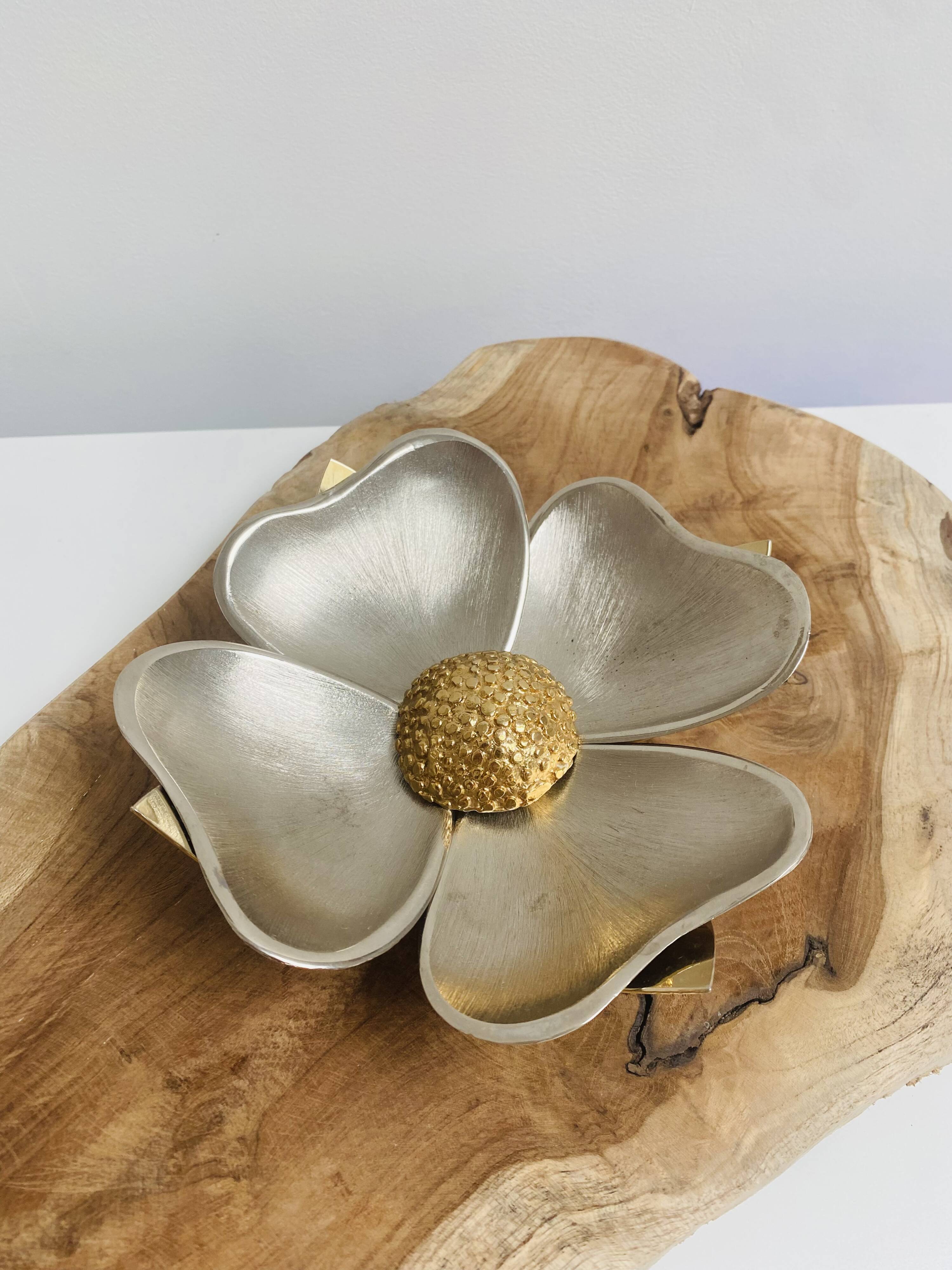 Flower ashtray