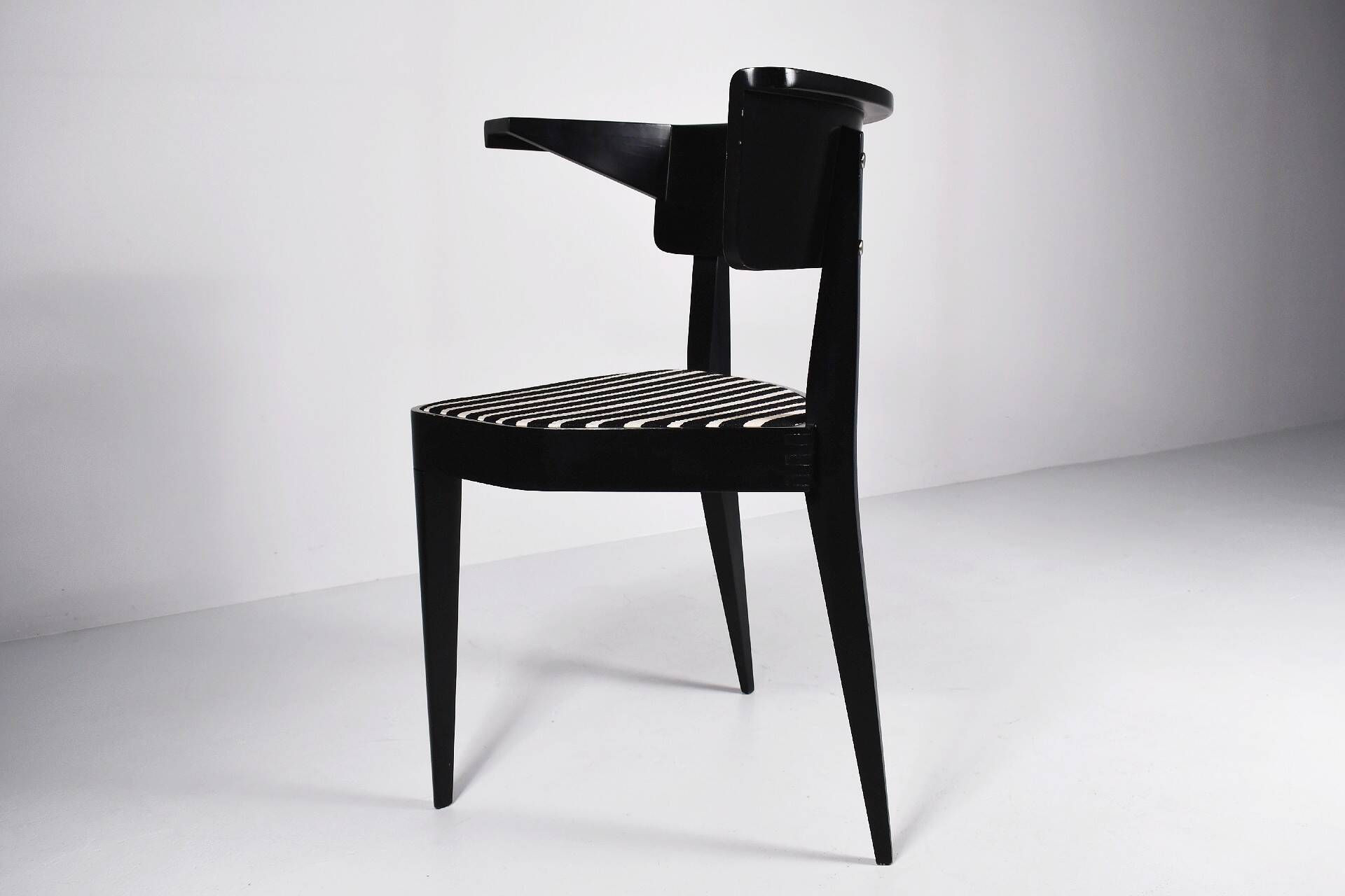 Chaise asymétrique B1 de Stefan Wewerka 1978