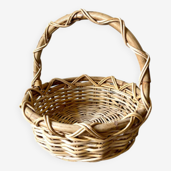 Woven wicker basket