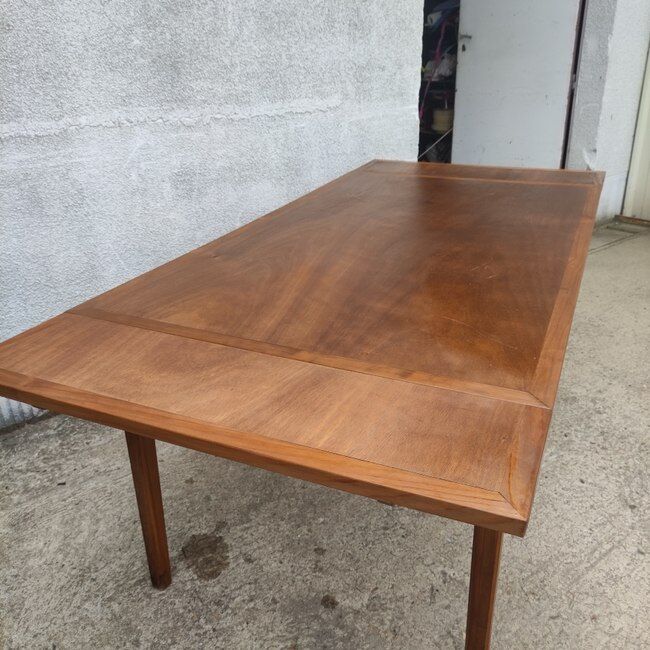 Dining room table with extensions