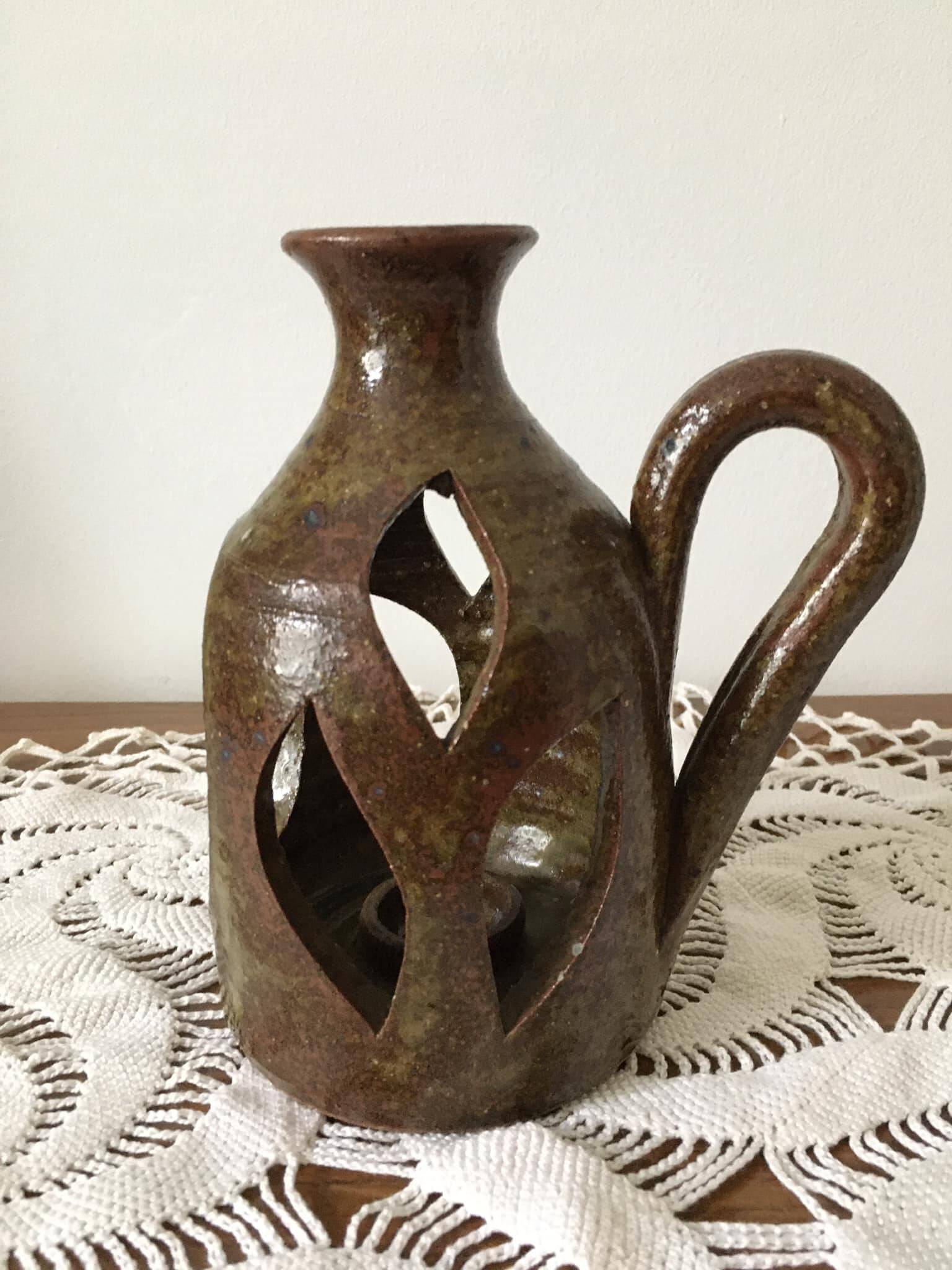 Brown stoneware tealight holder with handle