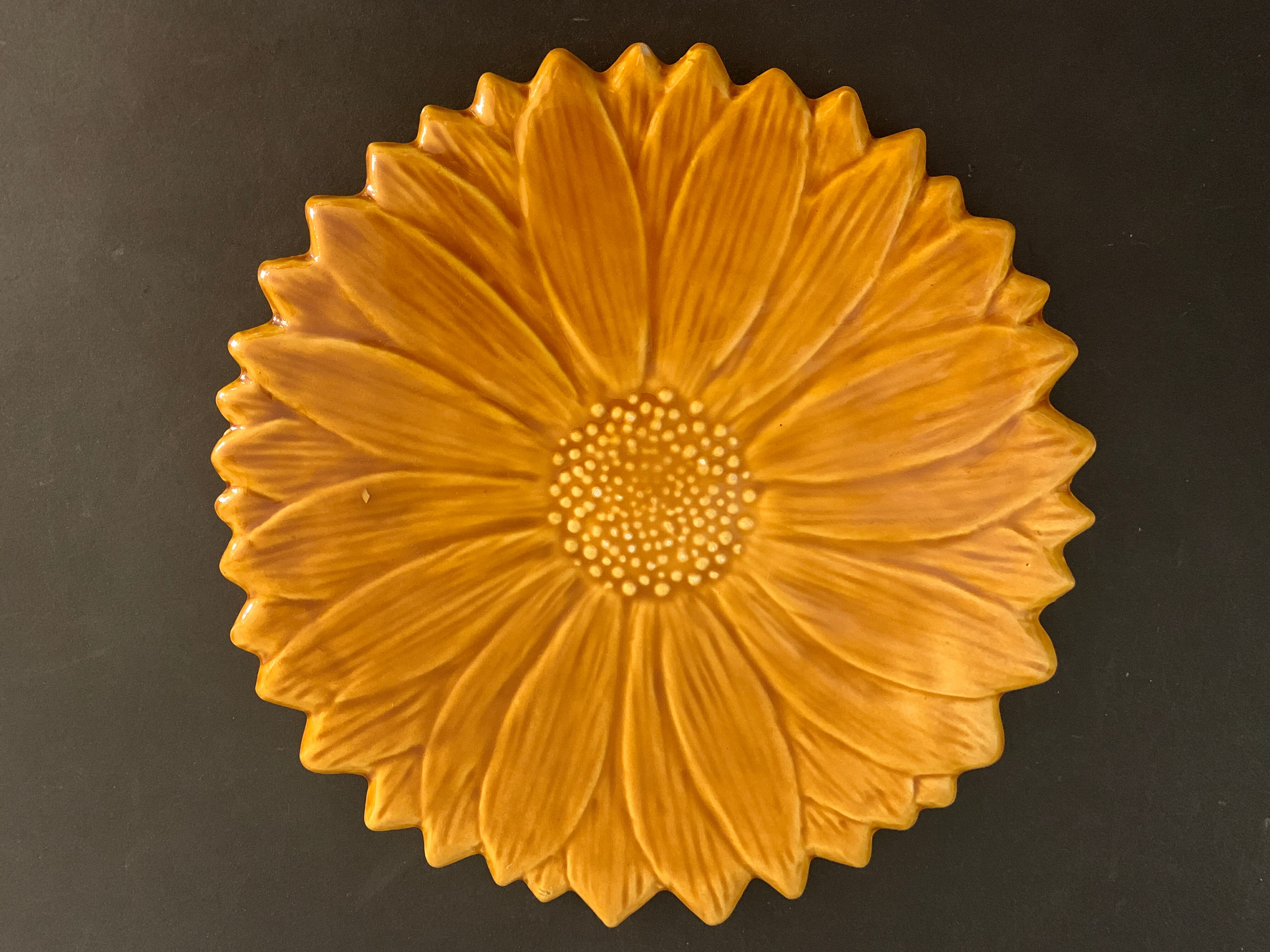 Underside Vallauris Aegitna, Saltalamacchia, sunflower model